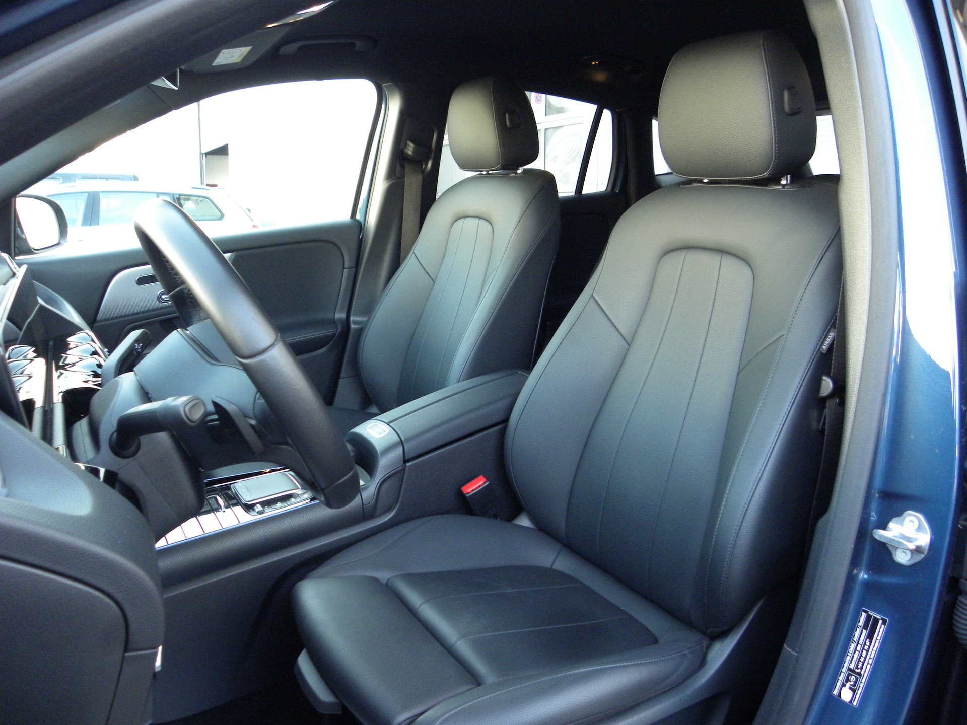 MERCEDES-BENZ GLA 200 4Matic Style 8G-DCT-image-7