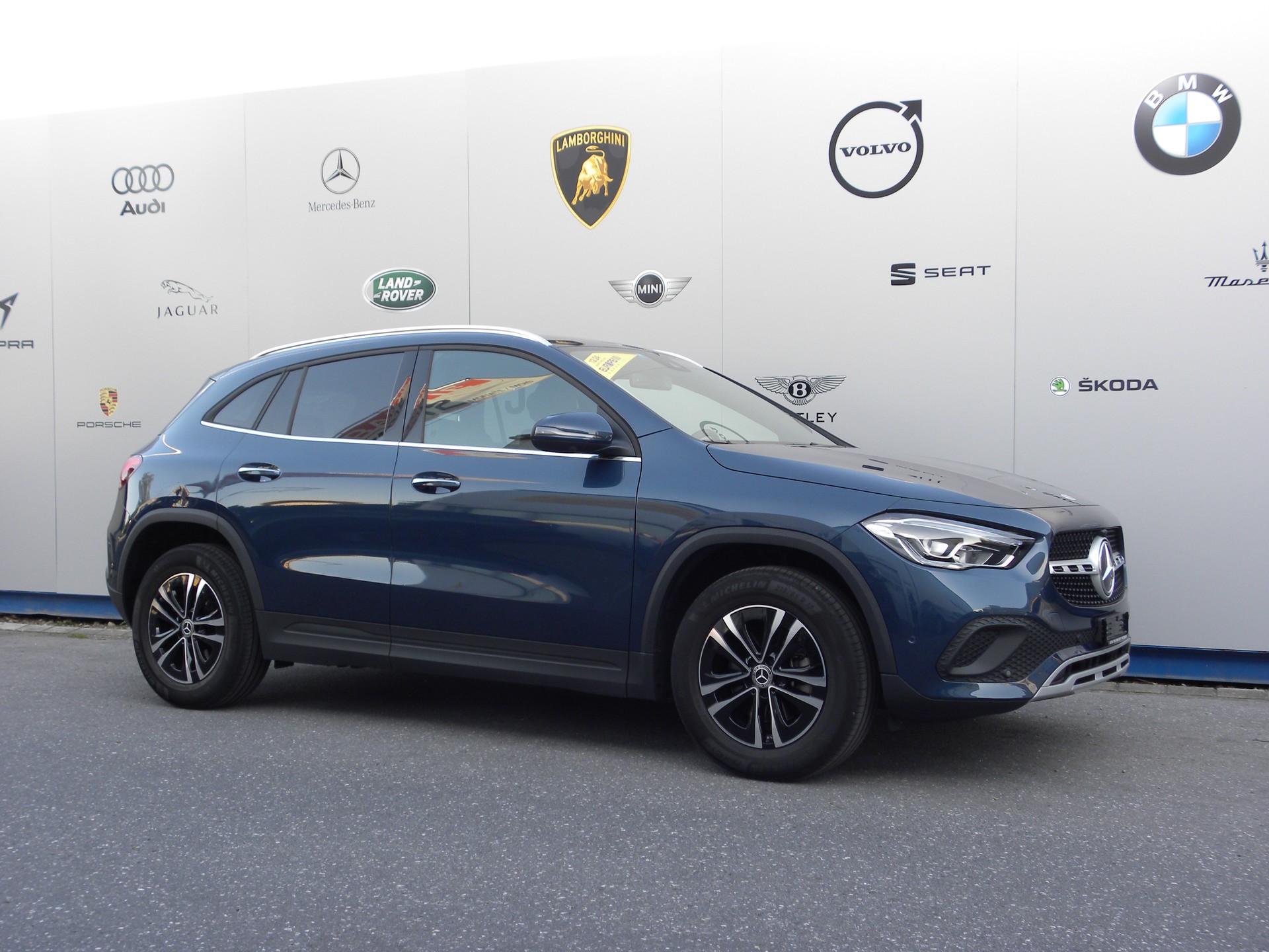 MERCEDES-BENZ GLA 200 4Matic Style 8G-DCT-image-3
