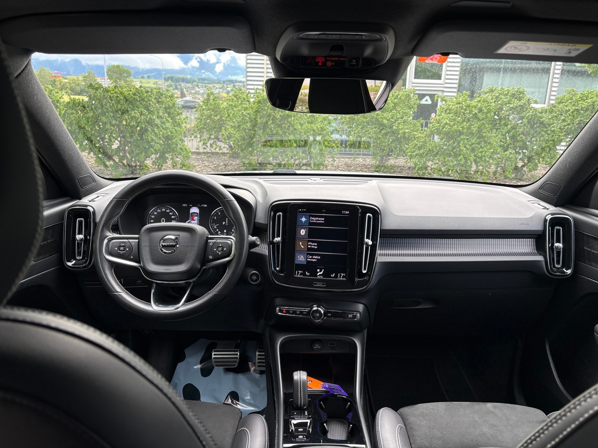 VOLVO XC40 B4 Benzin Mild Hybrid AWD R-Design Geartronic-image-6