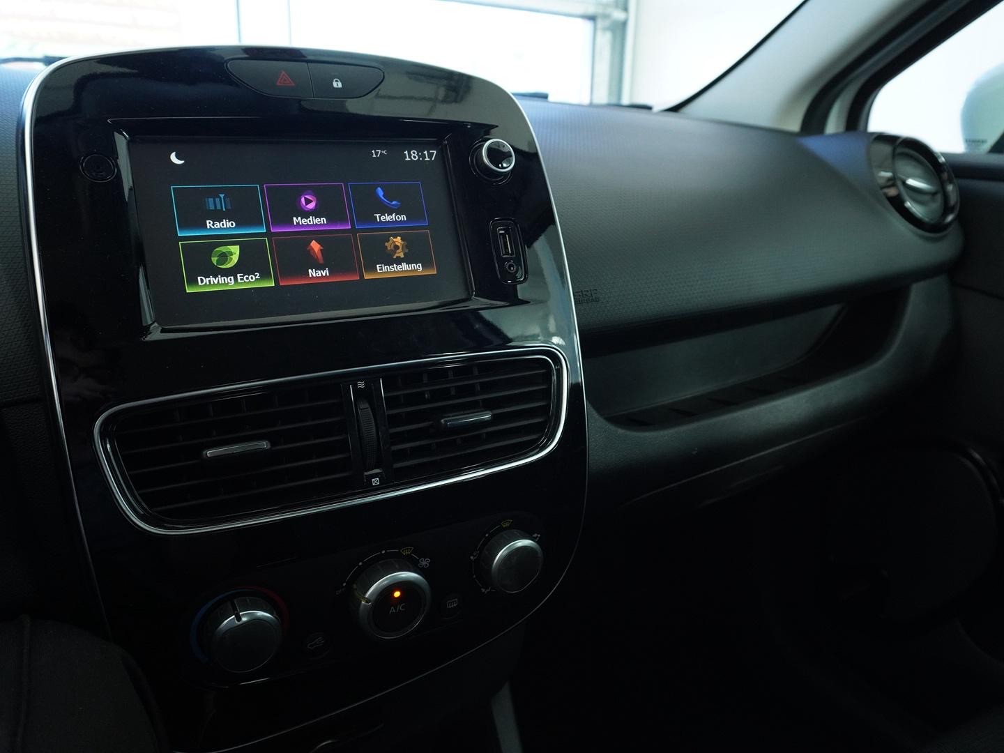 RENAULT Clio 0.9 12V Zen-image-6
