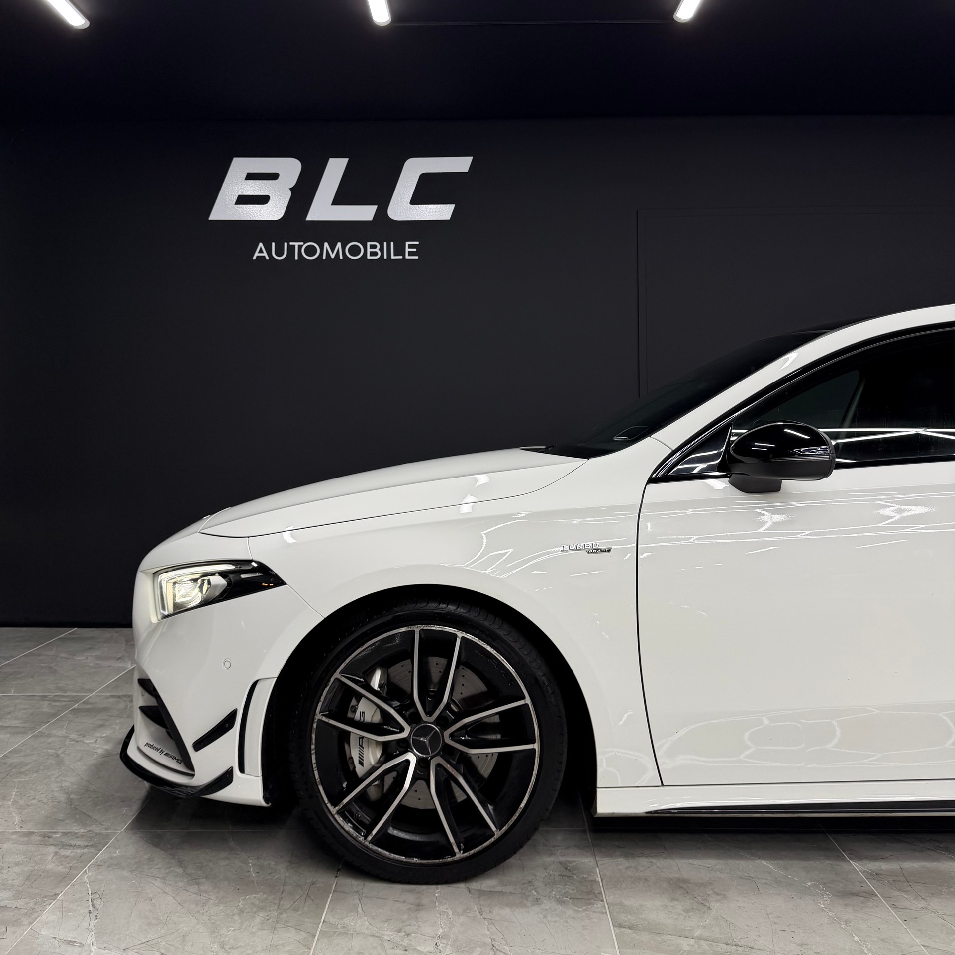 MERCEDES-BENZ A 35 AMG 4Matic Speedshift-image-3