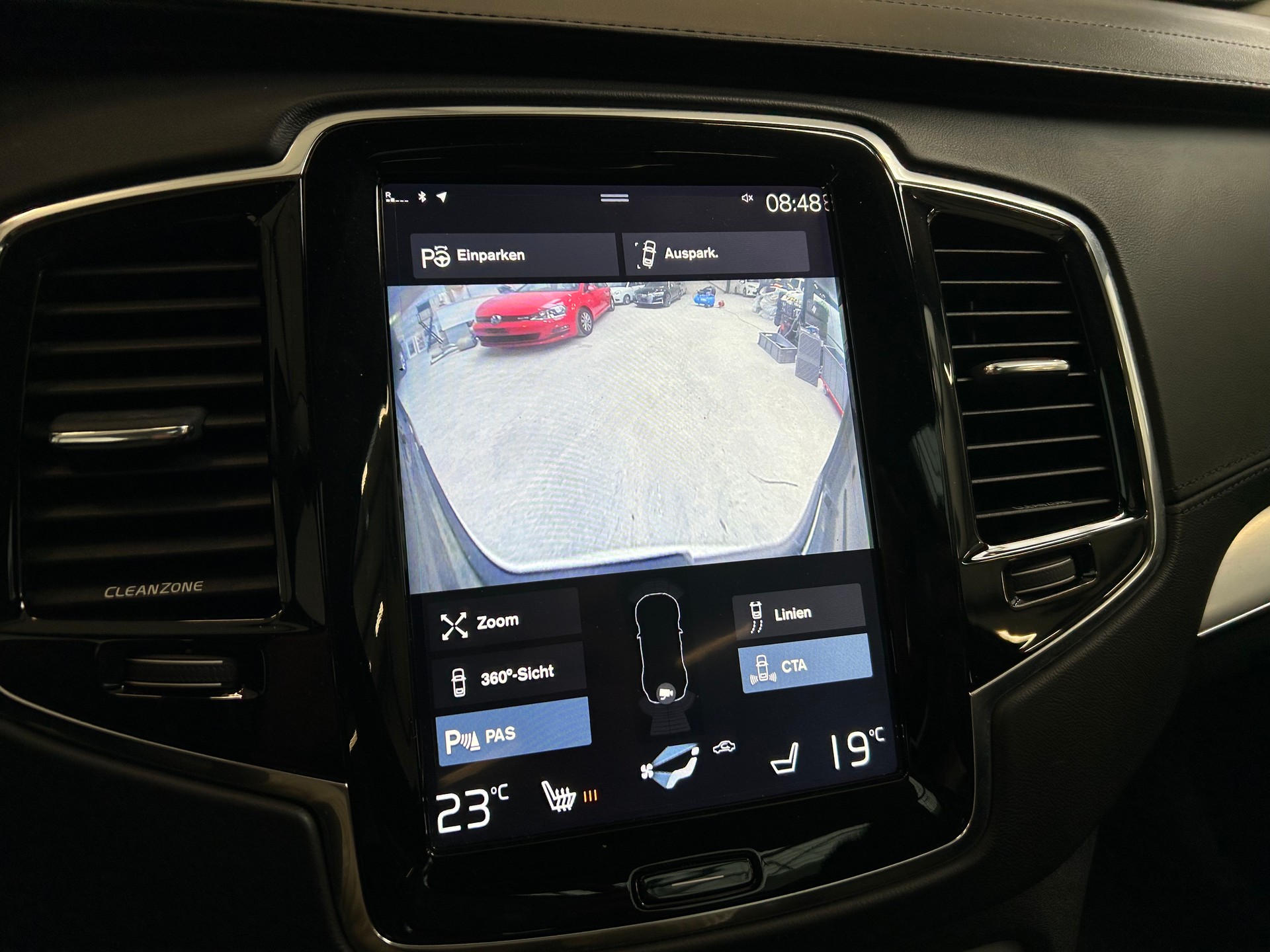 VOLVO XC90 D5 AWD Momentum Geartronic-image-11