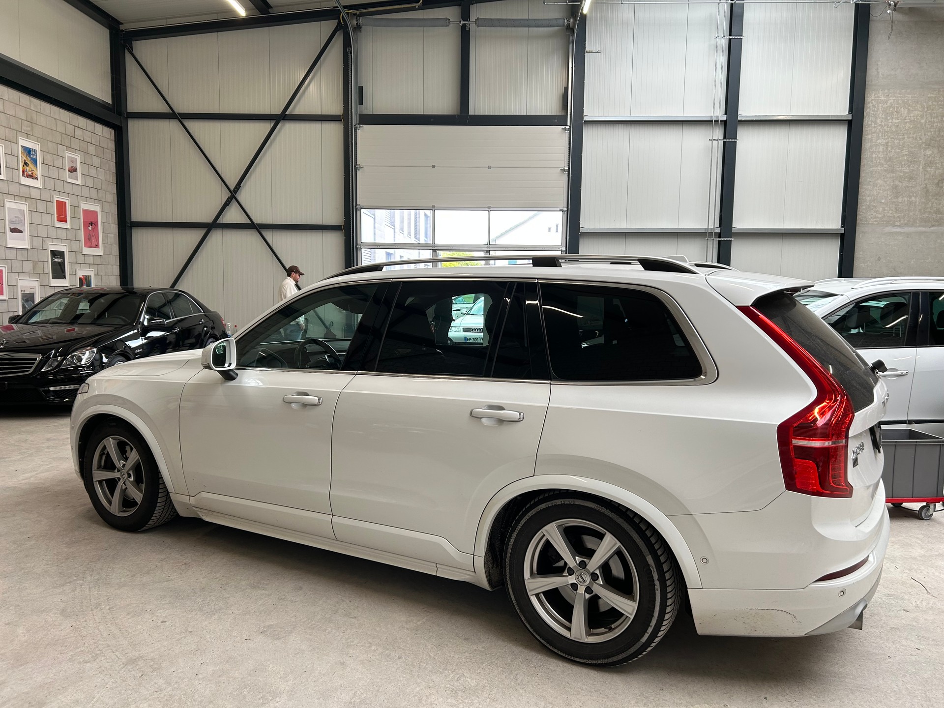 VOLVO XC90 D5 AWD Momentum Geartronic-image-5