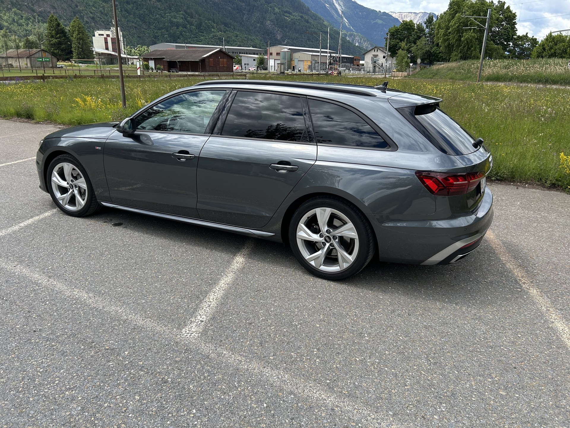 AUDI A4 Avant 4.0 TDI S-Line Quattro-image-6