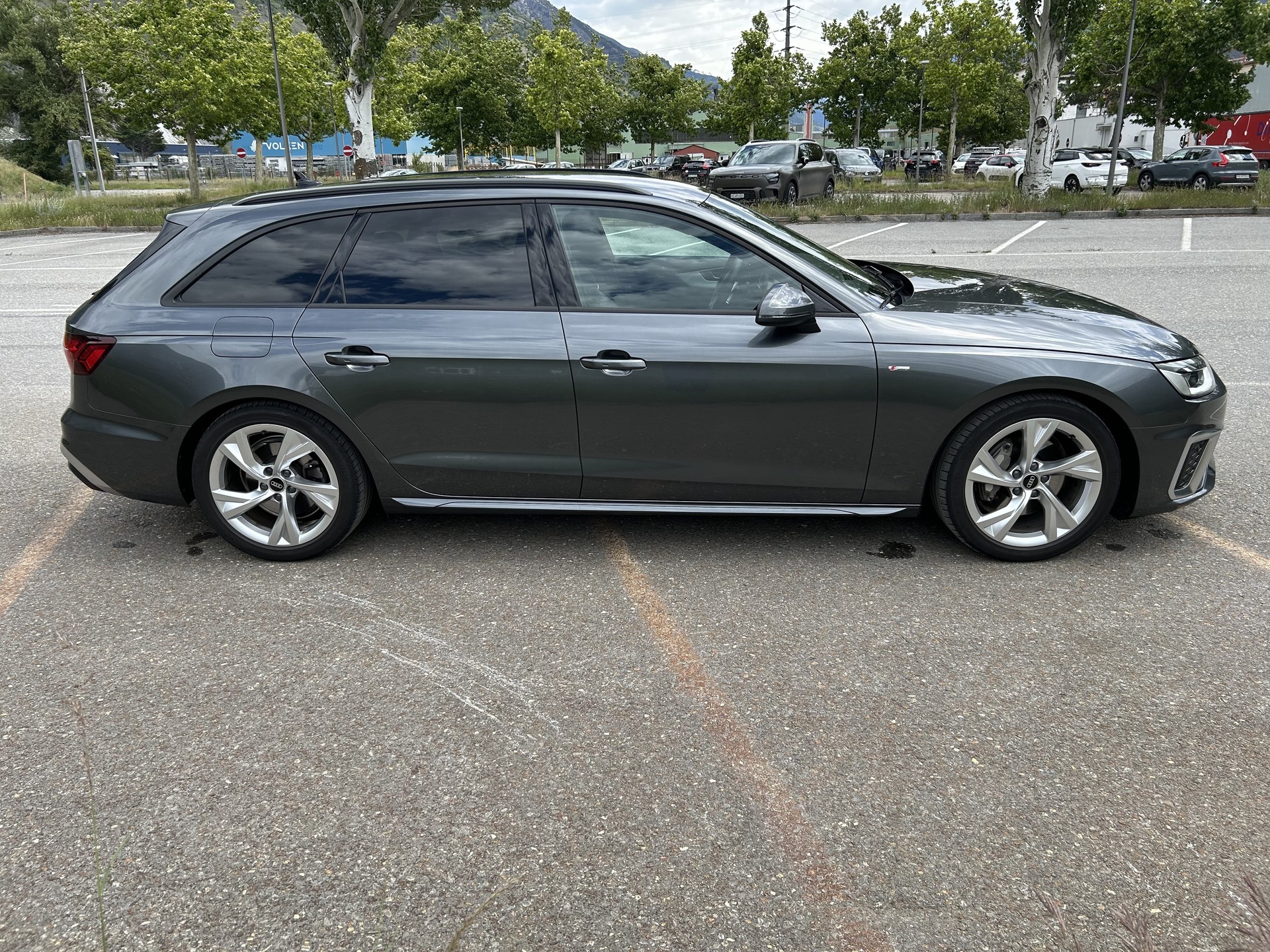 AUDI A4 Avant 4.0 TDI S-Line Quattro-image-3