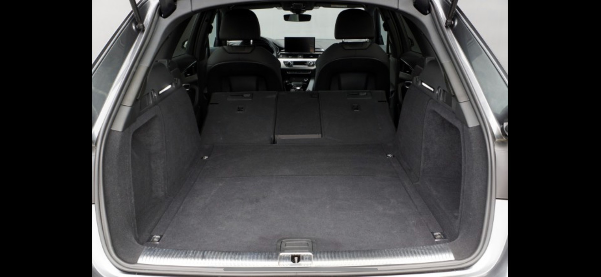 AUDI A4 Avant 4.0 TDI S-Line Quattro-image-19