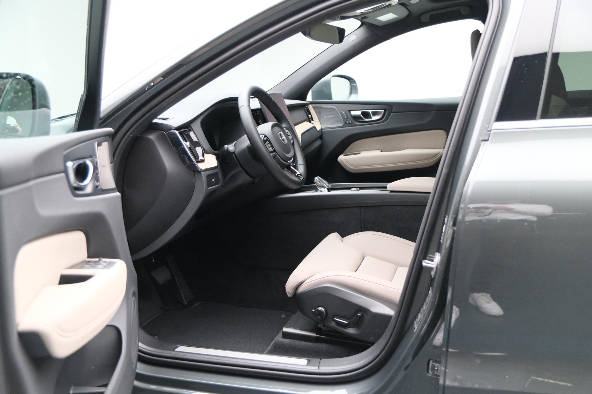VOLVO XC60 2.0 B5 MH Ultra Bright AWD-image-7
