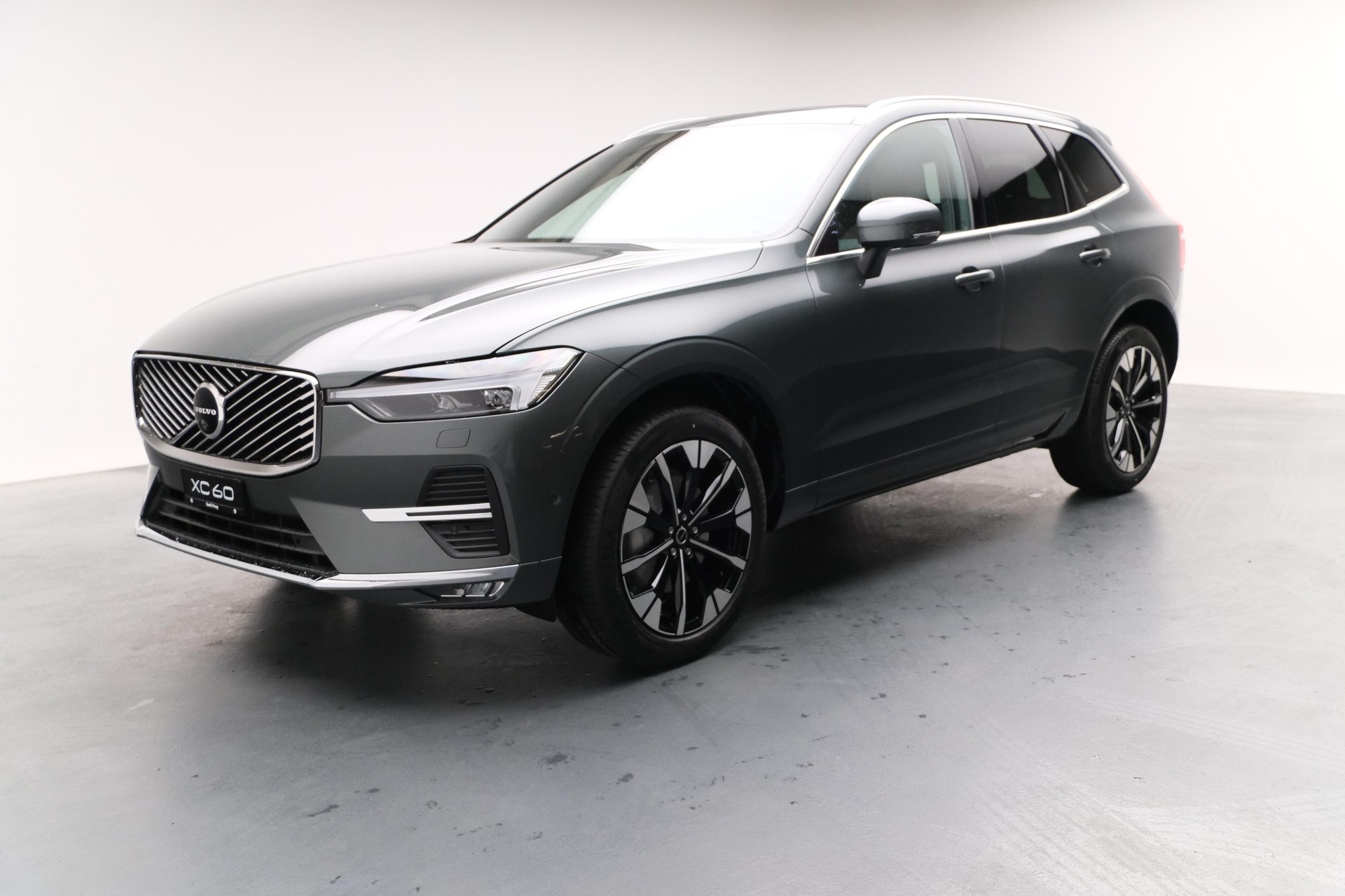 VOLVO XC60 2.0 B5 MH Ultra Bright AWD-image-1