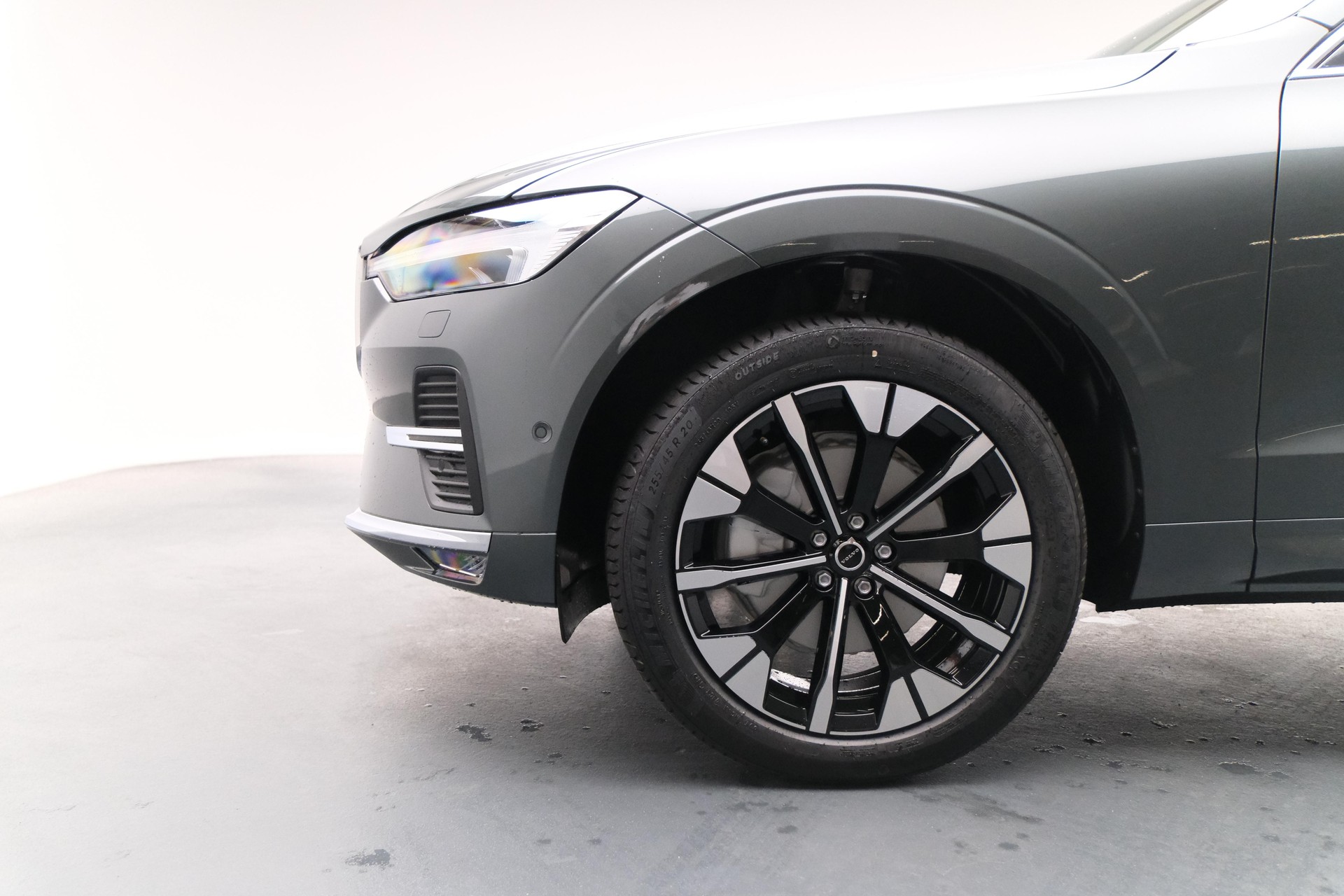 VOLVO XC60 2.0 B5 MH Ultra Bright AWD-image-6