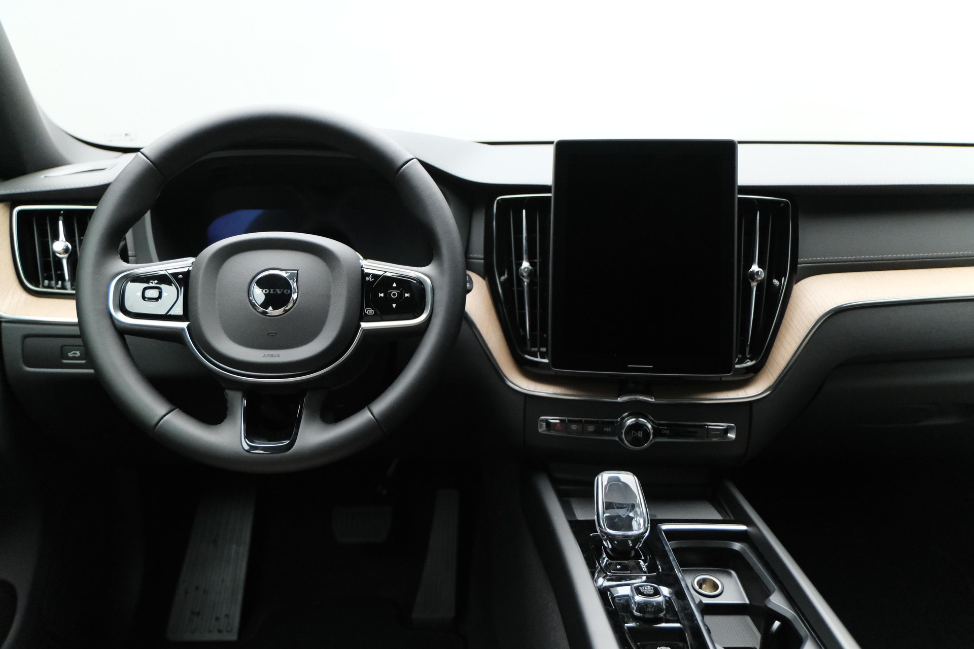 VOLVO XC60 2.0 B5 MH Ultra Bright AWD-image-19