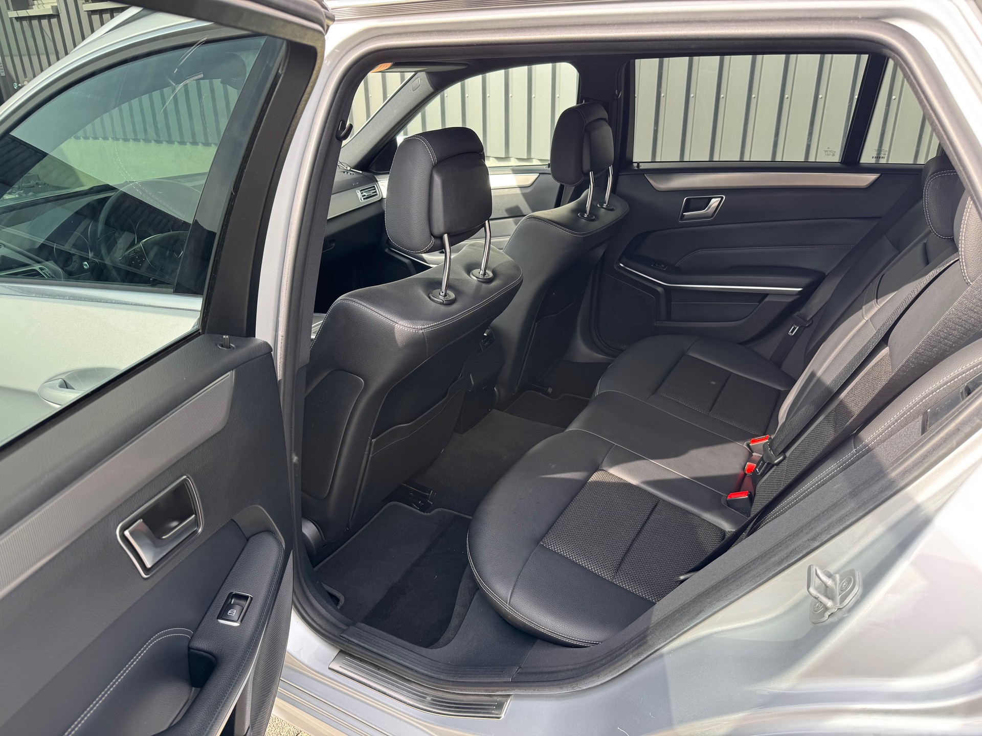 MERCEDES-BENZ E 200 CDI BlueTec-image-6