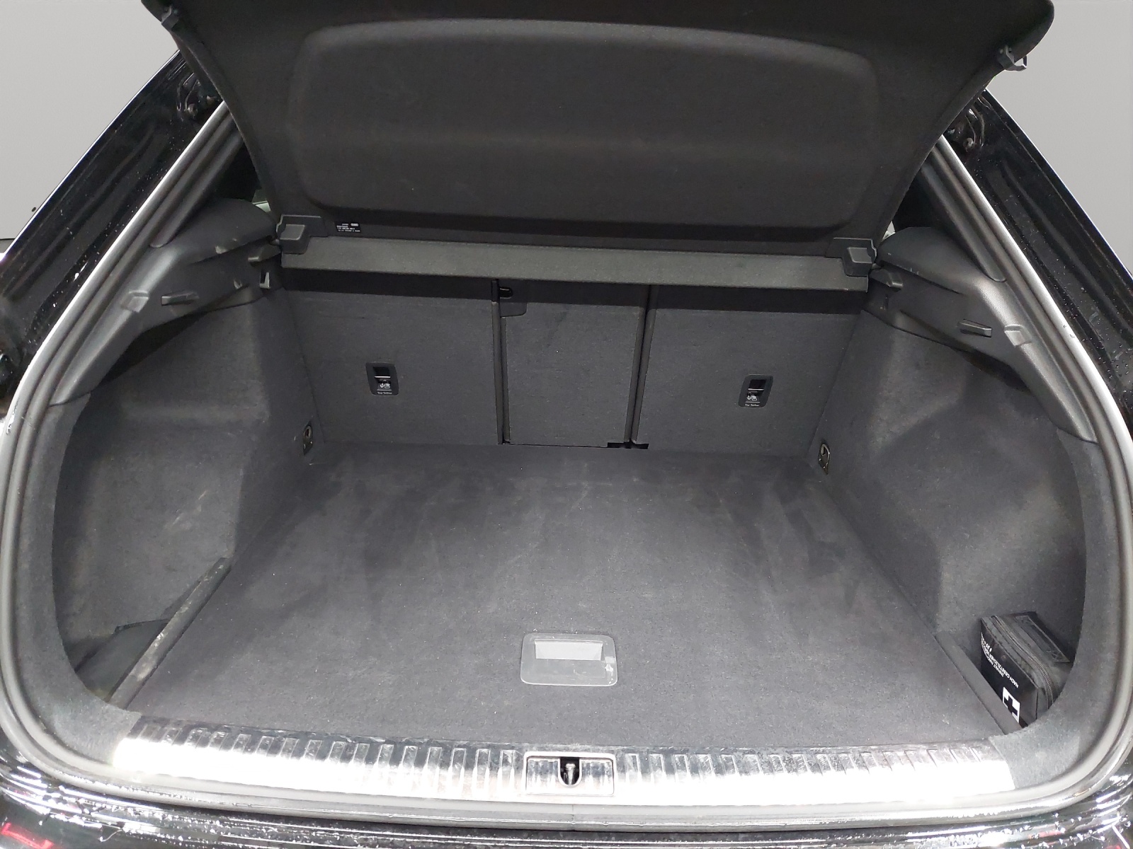 AUDI Q3 35 TFSI S line Attraction S-tronic-image-10