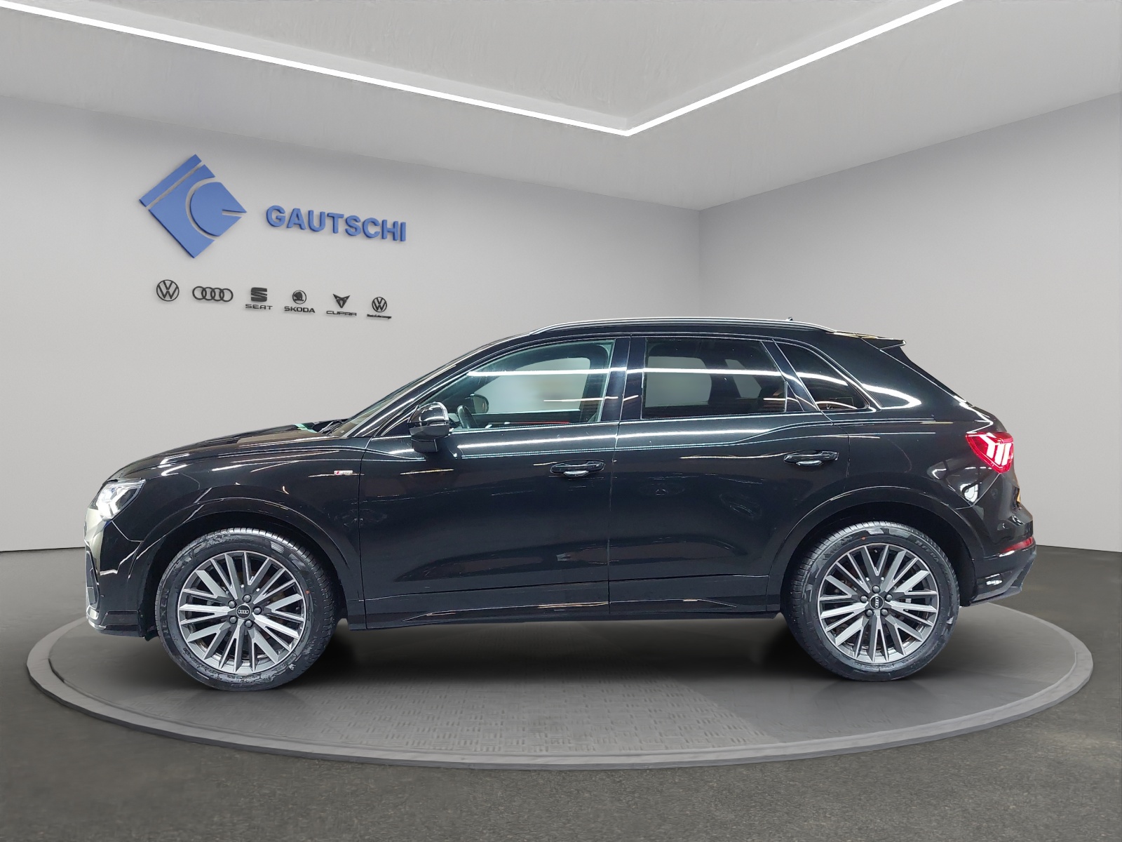 AUDI Q3 35 TFSI S line Attraction S-tronic-image-1