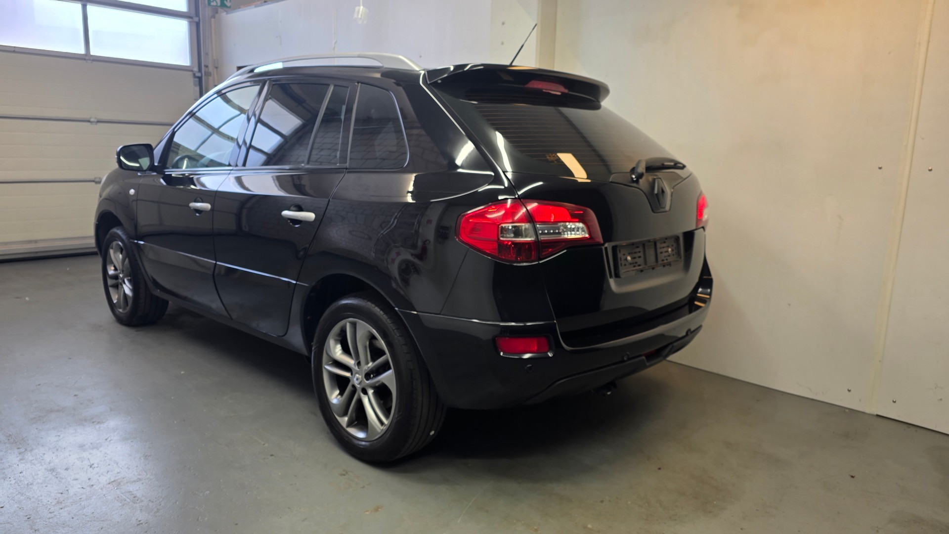 RENAULT Koleos 2.5 Dynamique Luxe 4x4-image-3