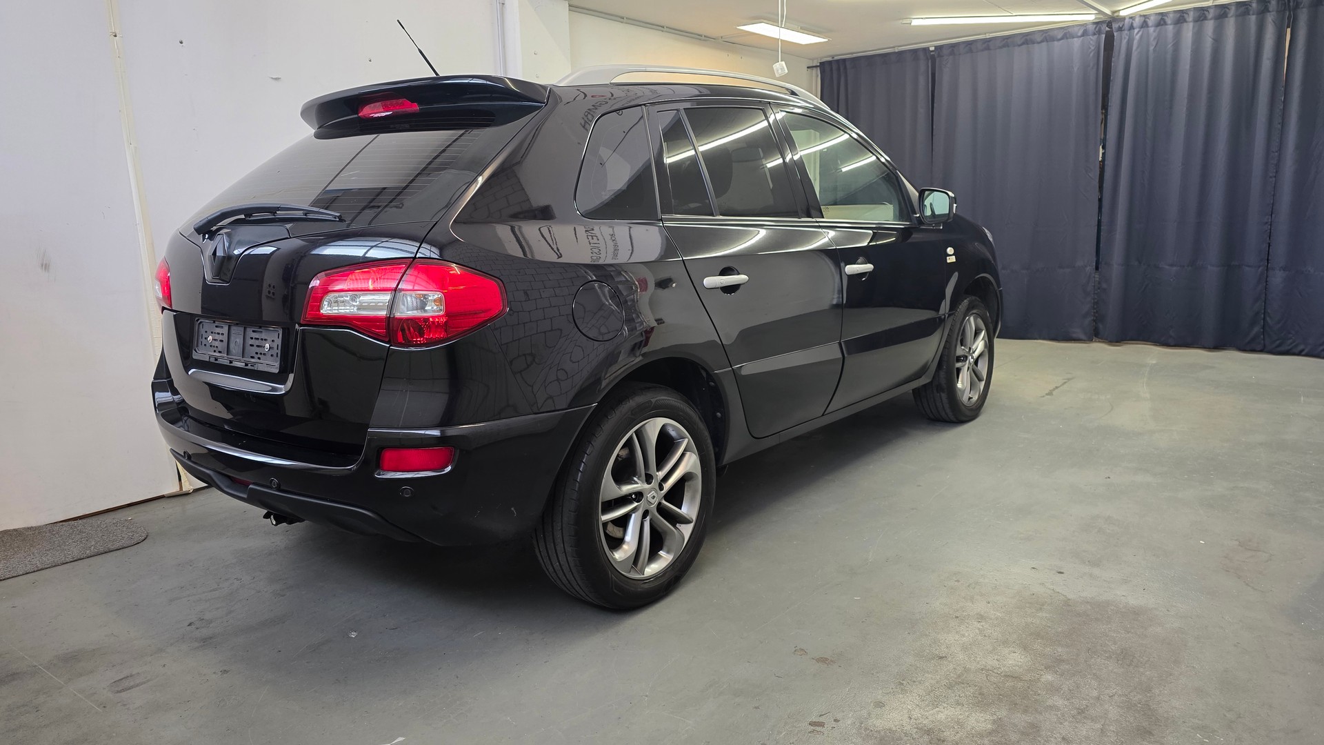 RENAULT Koleos 2.5 Dynamique Luxe 4x4-image-1