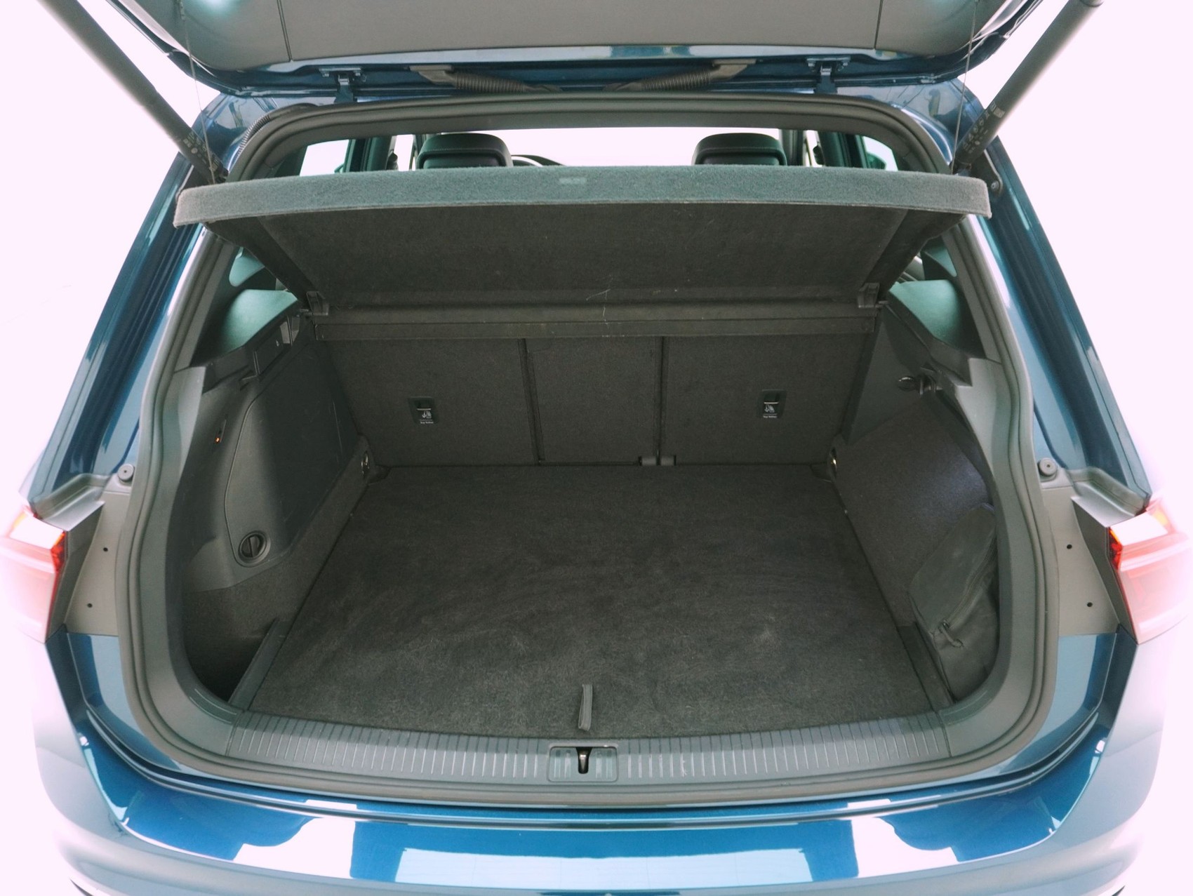 VW Tiguan 1.4 TSI DSG PHEV R-Line 2WD-image-21