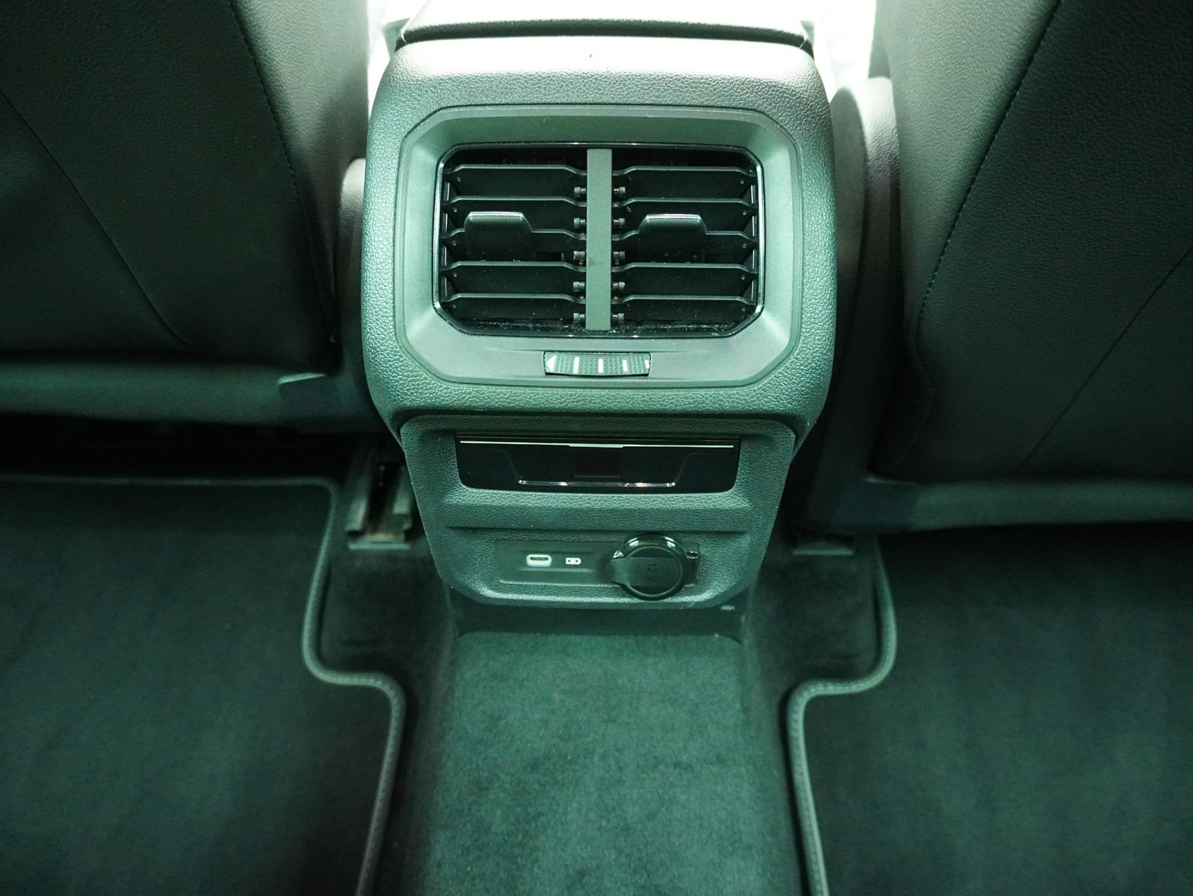 VW Tiguan 1.4 TSI DSG PHEV R-Line 2WD-image-10