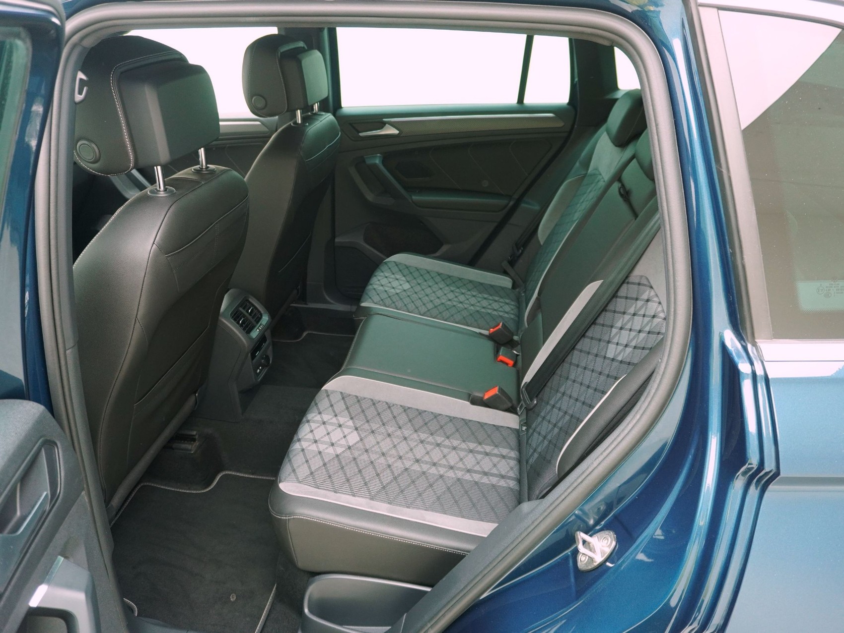 VW Tiguan 1.4 TSI DSG PHEV R-Line 2WD-image-10