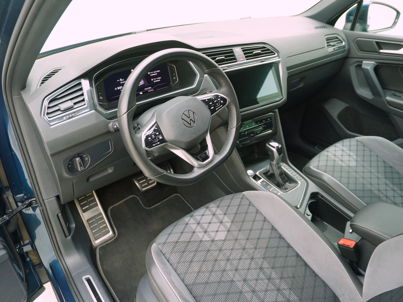 VW Tiguan 1.4 TSI DSG PHEV R-Line 2WD-image-9