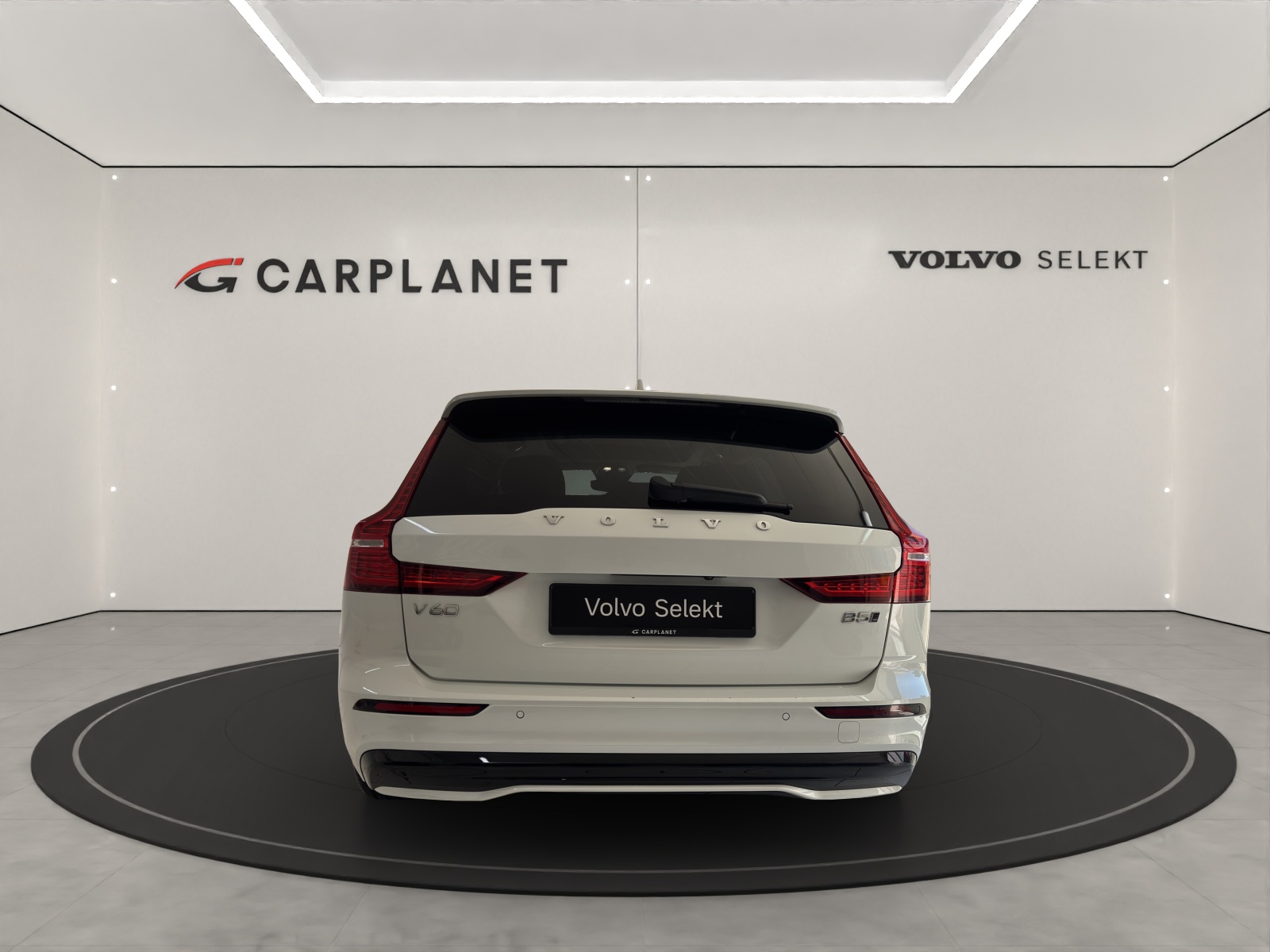 VOLVO V60 2.0 B5 Ultimate Dark AWD-showroom-element-1