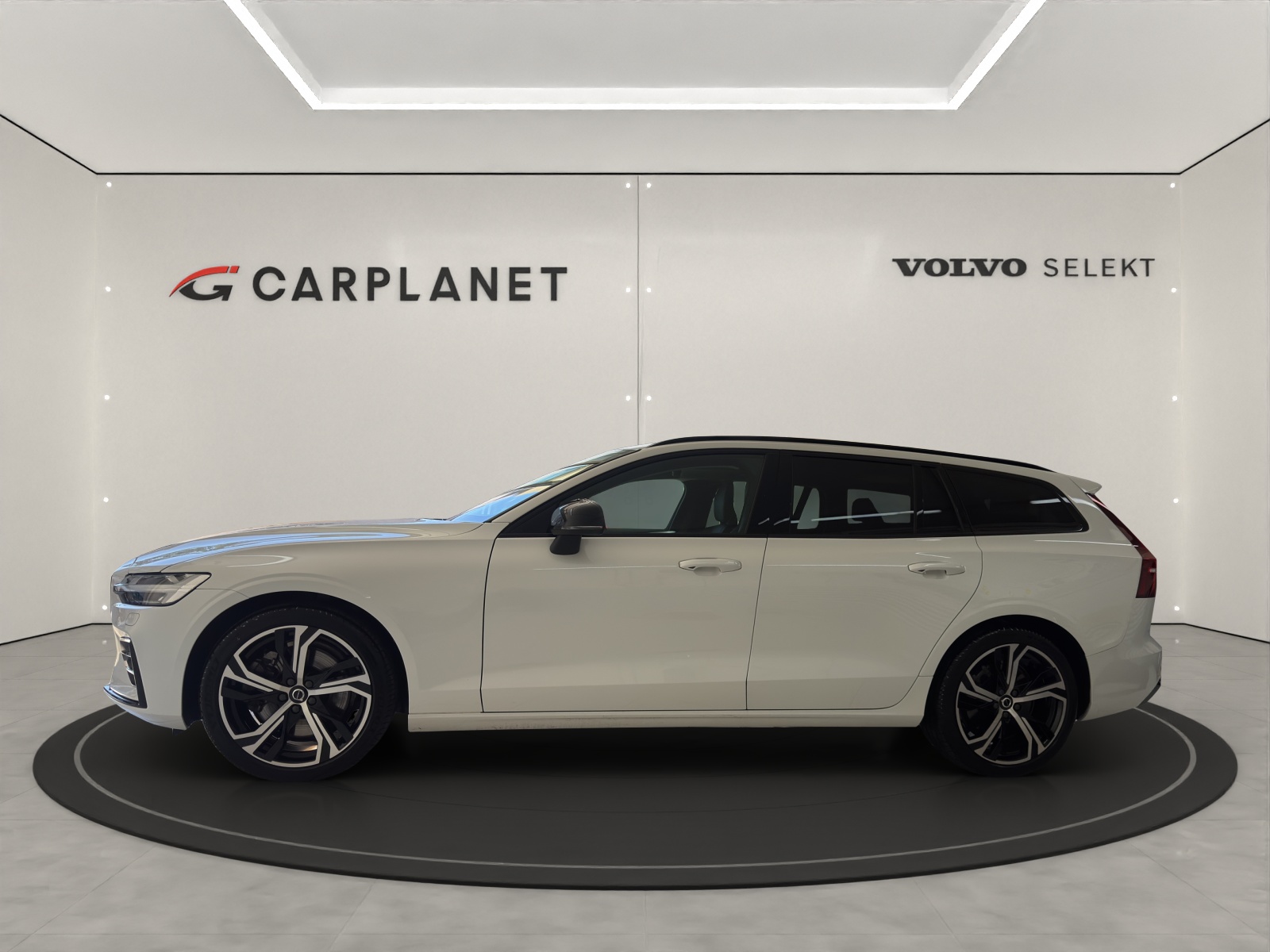 VOLVO V60 2.0 B5 Ultimate Dark AWD-showroom-element-2