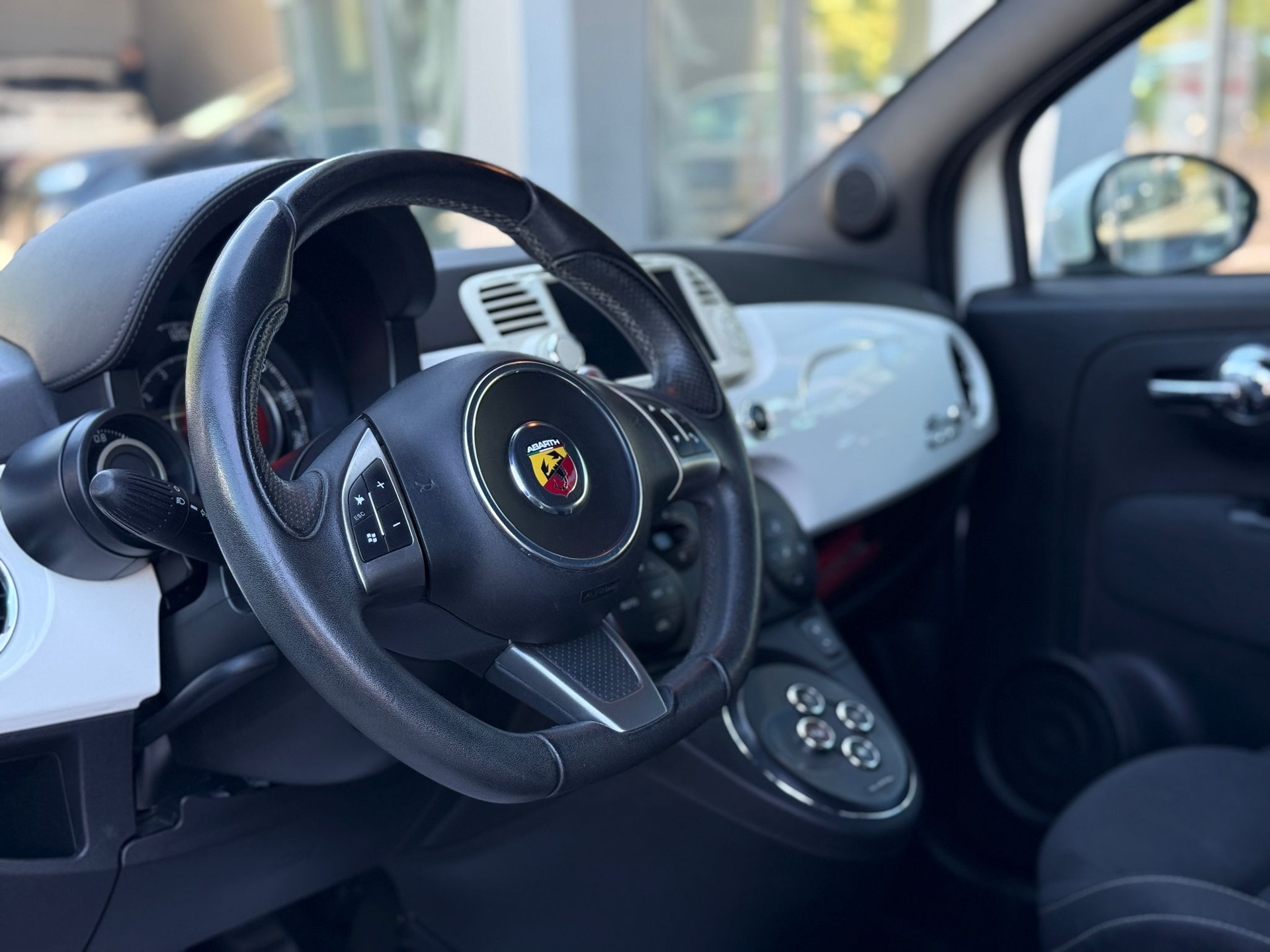 FIAT 500C 1.4 16V Turbo Abarth Dualogic-image-6