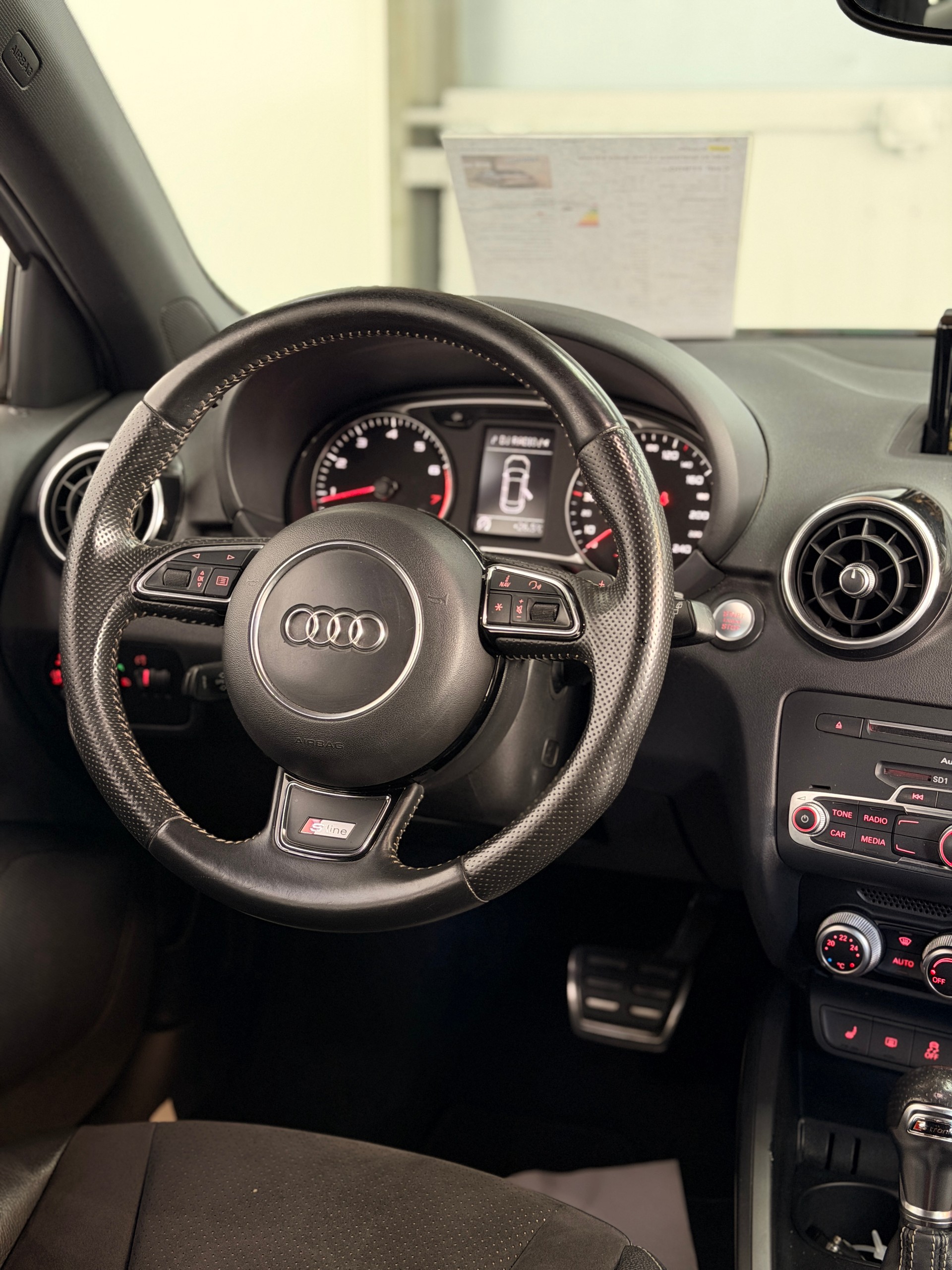 AUDI A1 Sportback 1.4 TFSI Sport S-tronic-image-6
