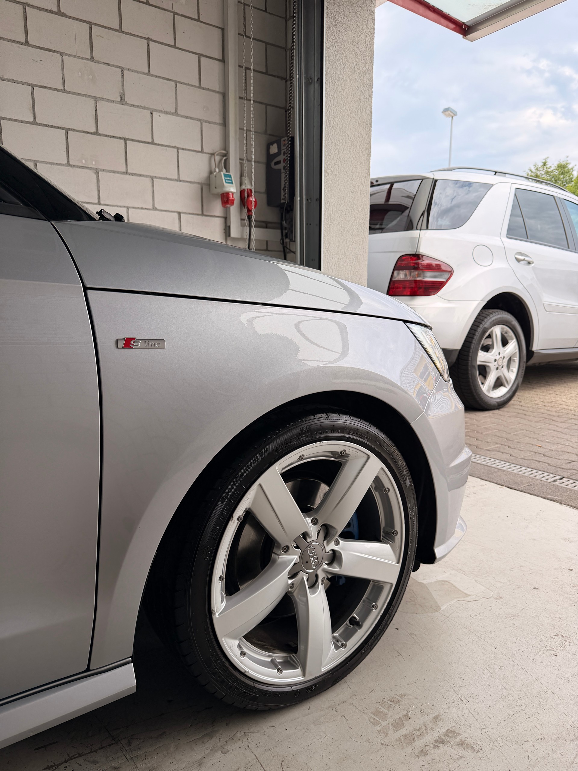 AUDI A1 Sportback 1.4 TFSI Sport S-tronic-showroom-element-3