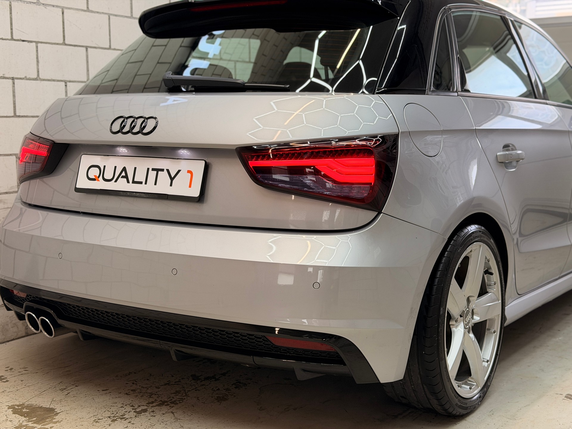 AUDI A1 Sportback 1.4 TFSI Sport S-tronic-image-4