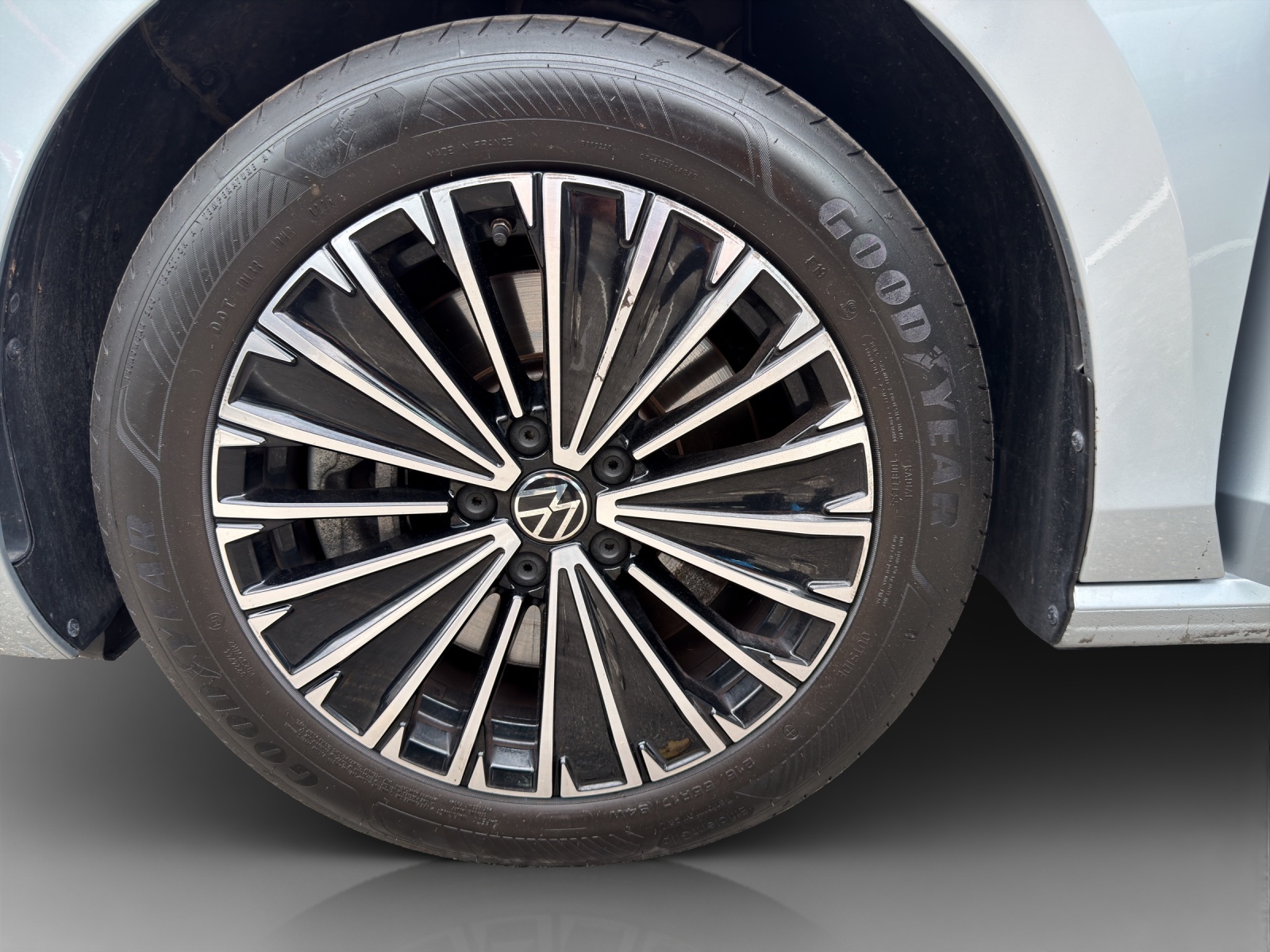 VW Passat Variant 2.0 TDI evo Elegance 4 Motion DSG-image-13