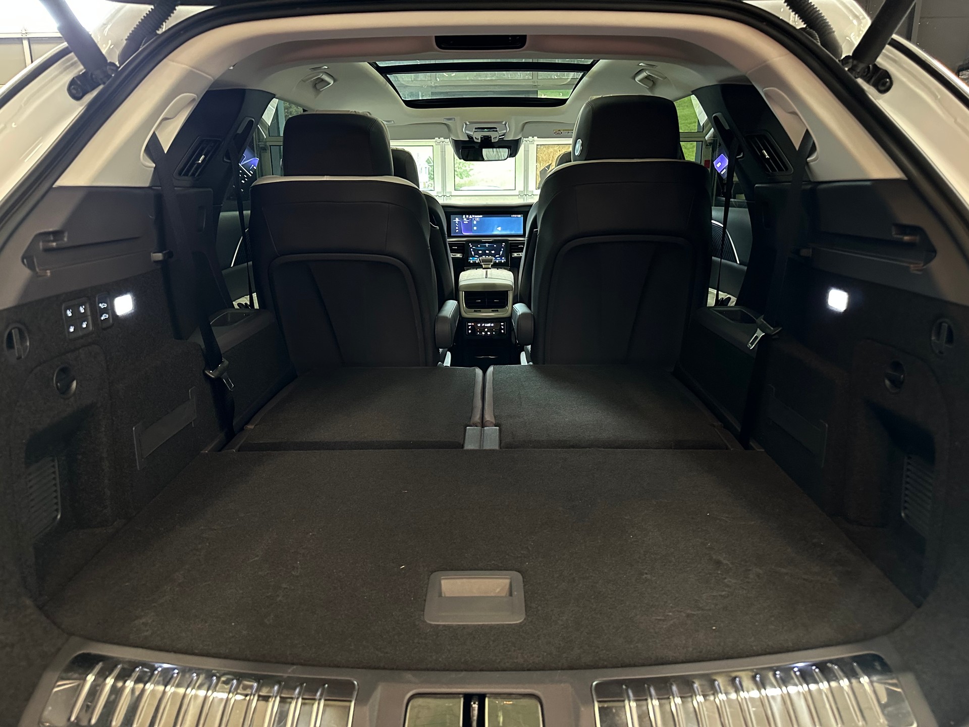 HONGQI E-HS9 Exclusive+ 120 kWh-image-25