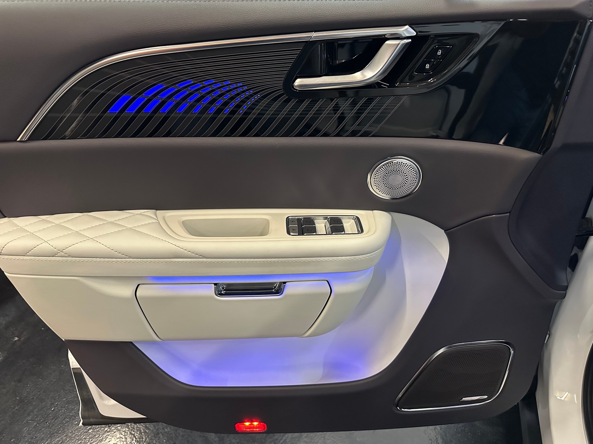 HONGQI E-HS9 Exclusive+ 120 kWh-image-10
