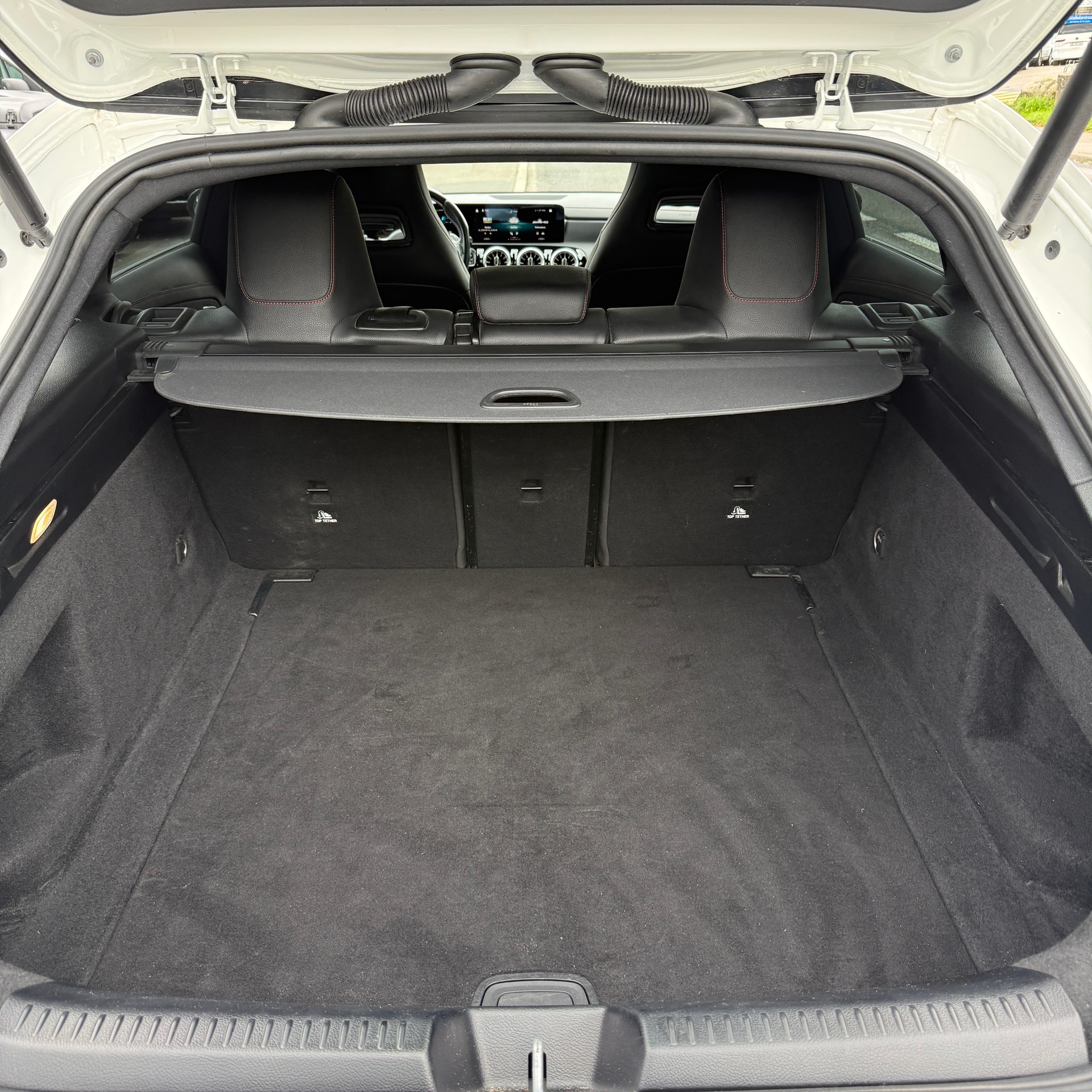 MERCEDES-BENZ CLA Shooting Brake 35 AMG 4Matic 7G-DCT-image-14