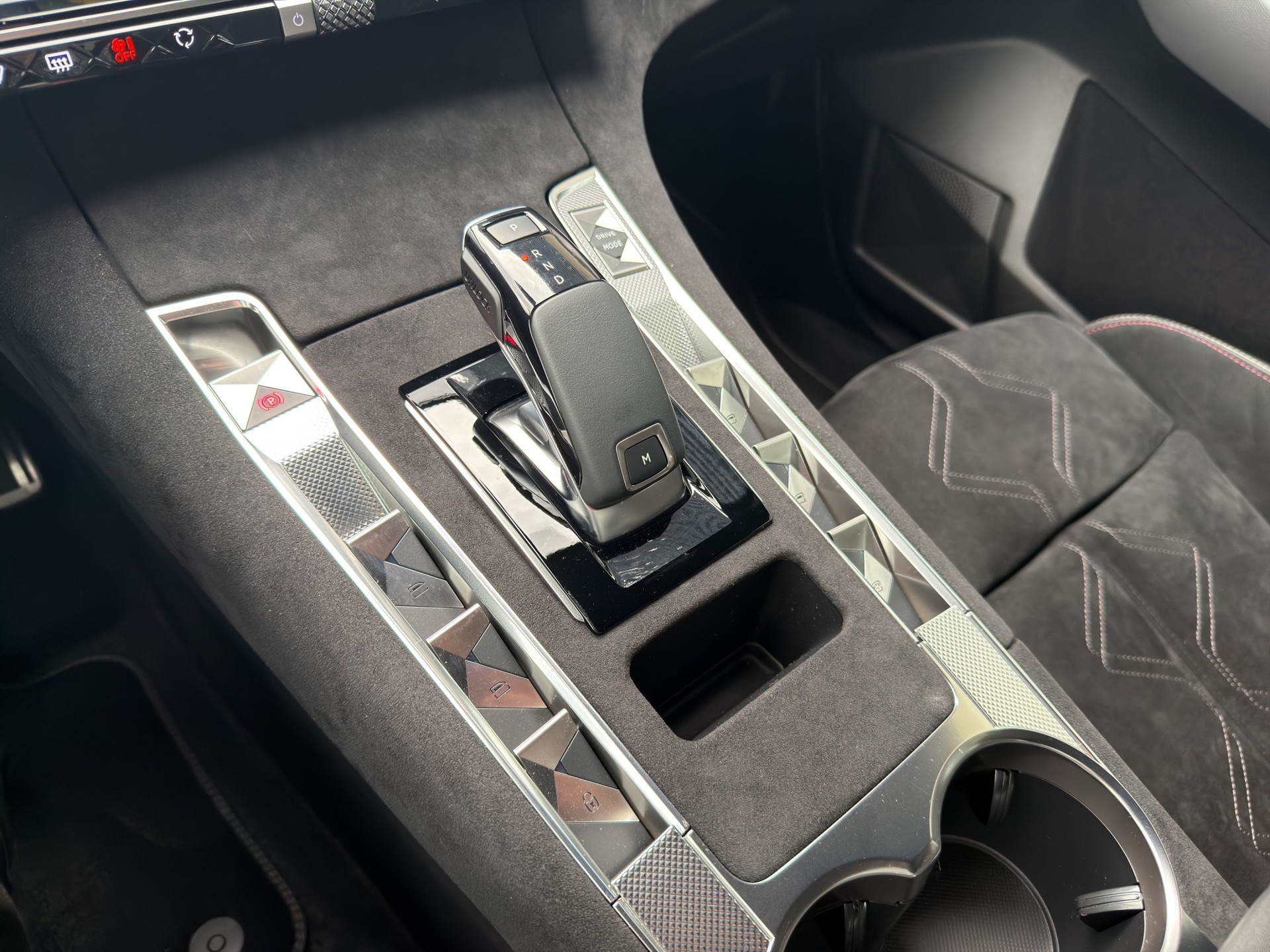 DS AUTOMOBILES DS7 1.5 BlueHDi Pallas-image-10