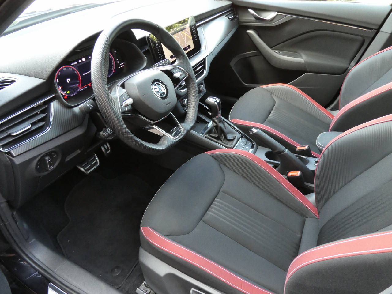 SKODA Kamiq 1.0 TSI Monte Carlo DSG-image-8