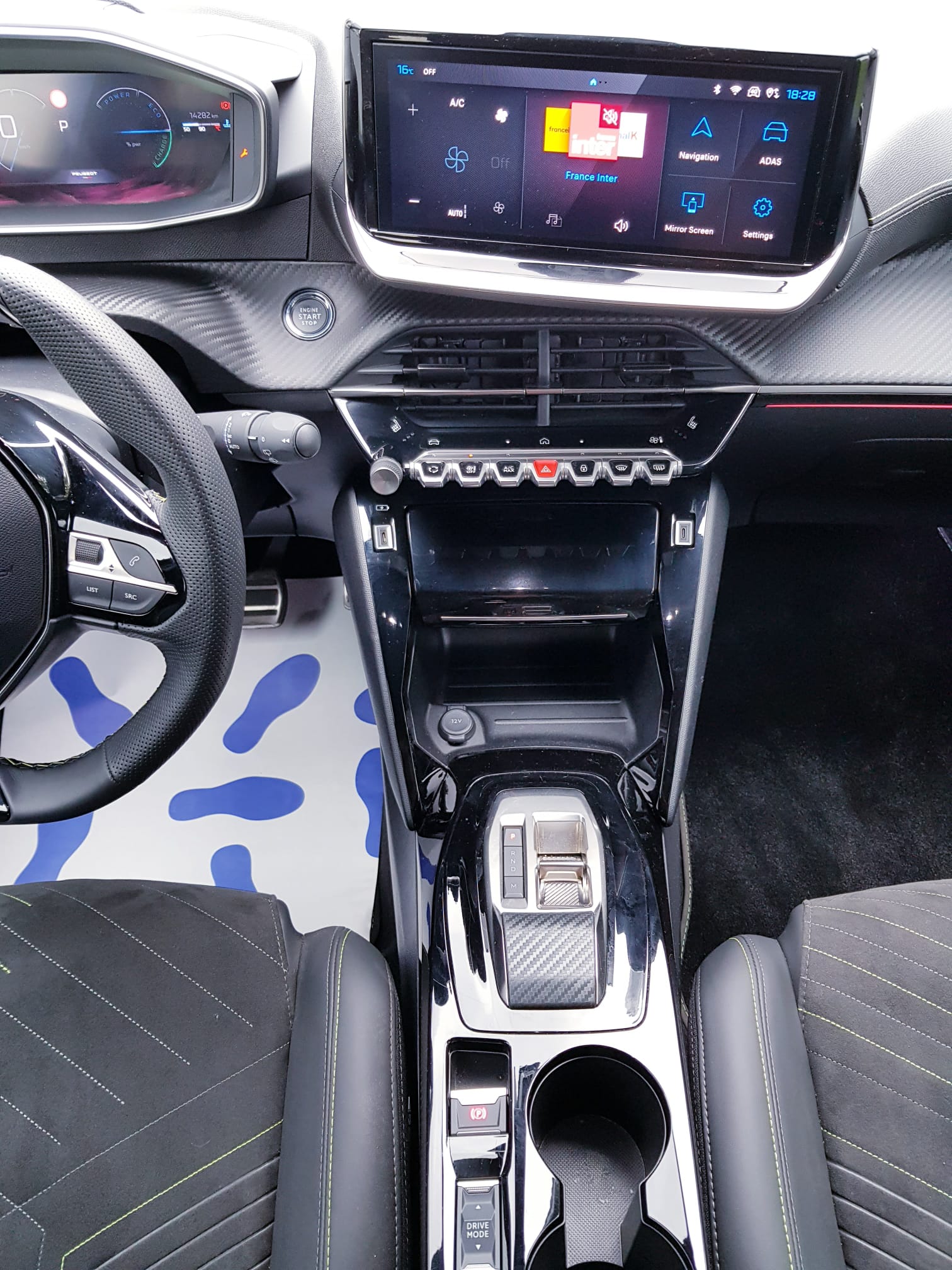 PEUGEOT 208 1.2 MHEV 145 GT-image-11