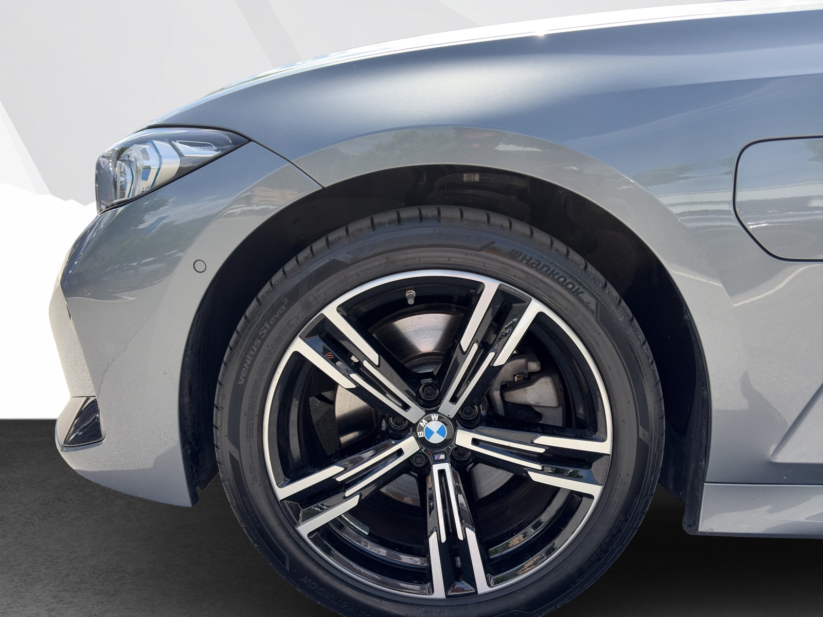 BMW 330e xDrive Touring-image-20