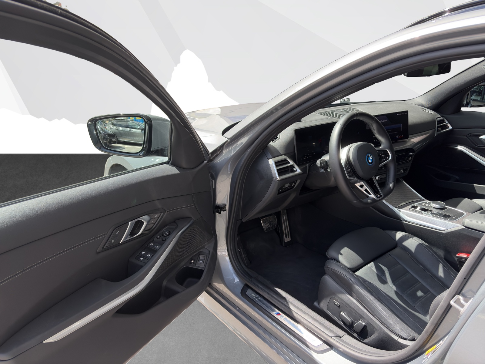 BMW 330e xDrive Touring-image-8