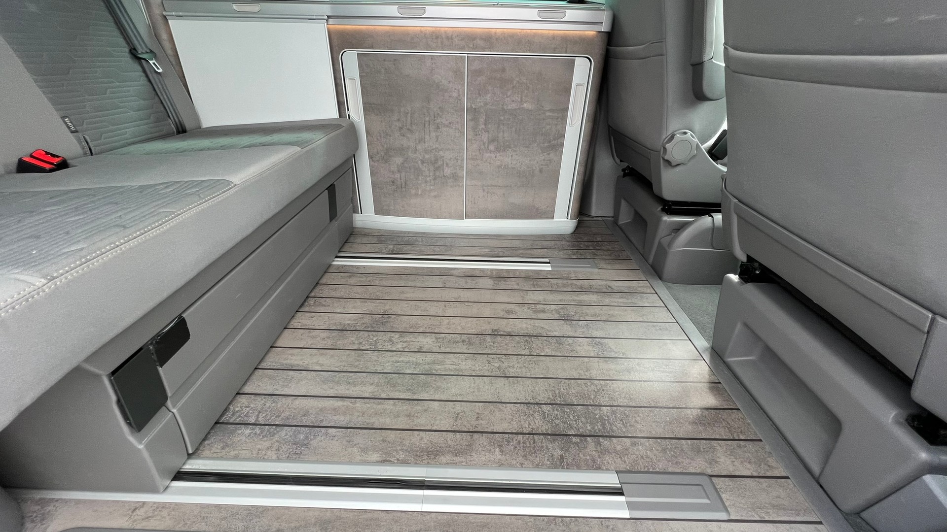 VW T6.1 CALIFORNIA 2.0 TDI OCEAN EDITION LIBERTY DSG l 150 PS-image-26