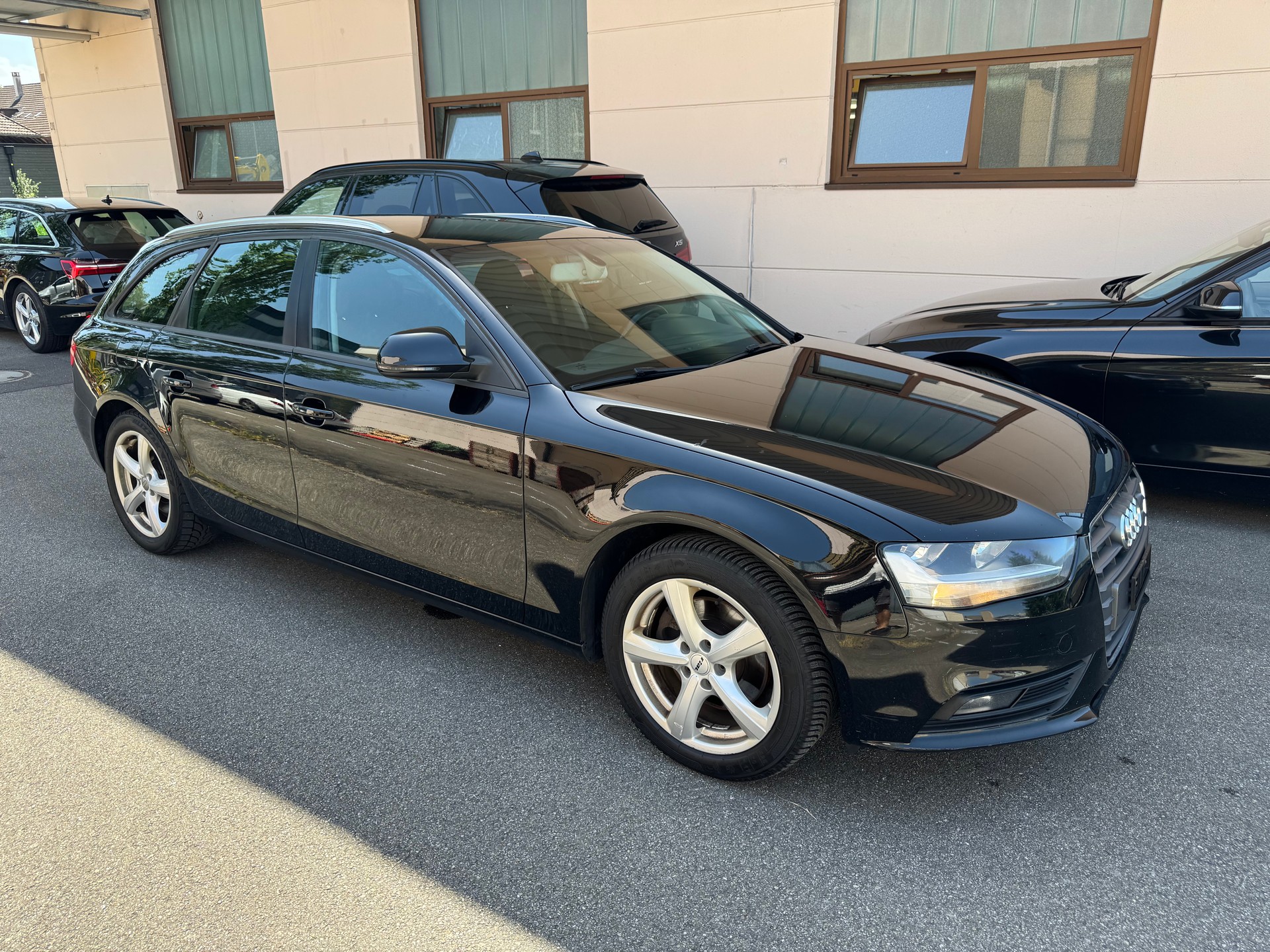 AUDI A4 Avant 2.0 TDI-image-1