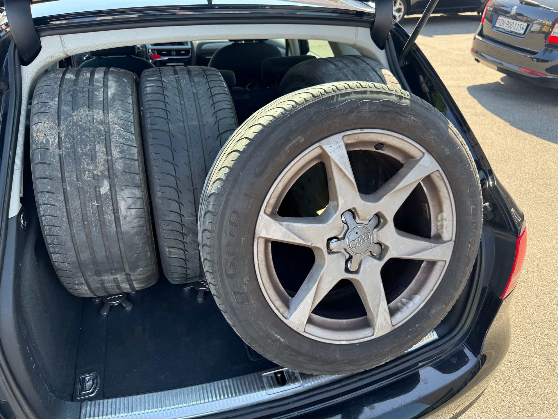 AUDI A4 Avant 2.0 TDI-image-11