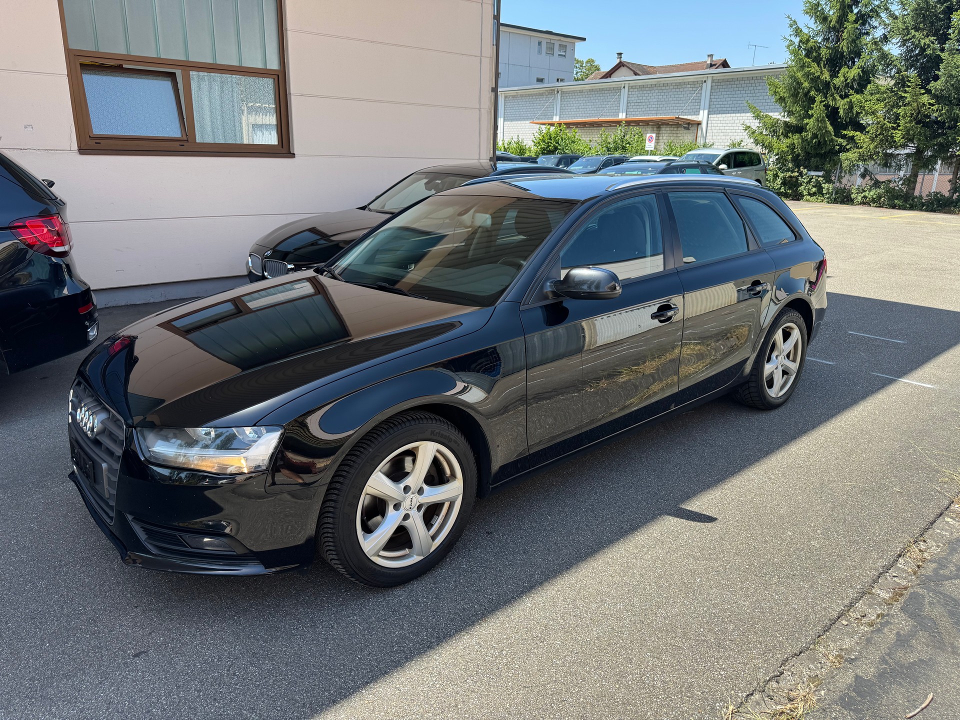 AUDI A4 Avant 2.0 TDI-image-0