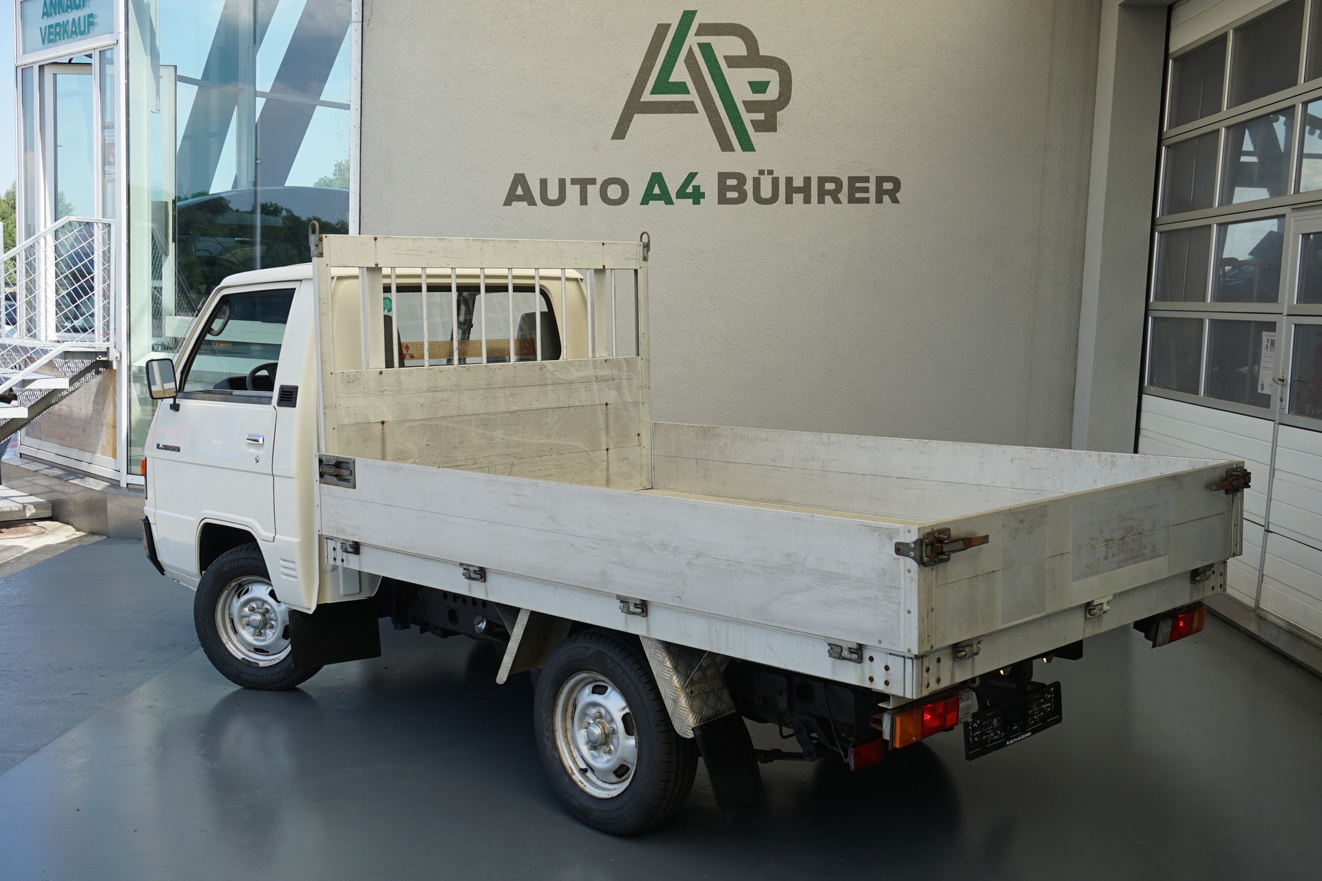 MITSUBISHI L 300 2.5D-image-8