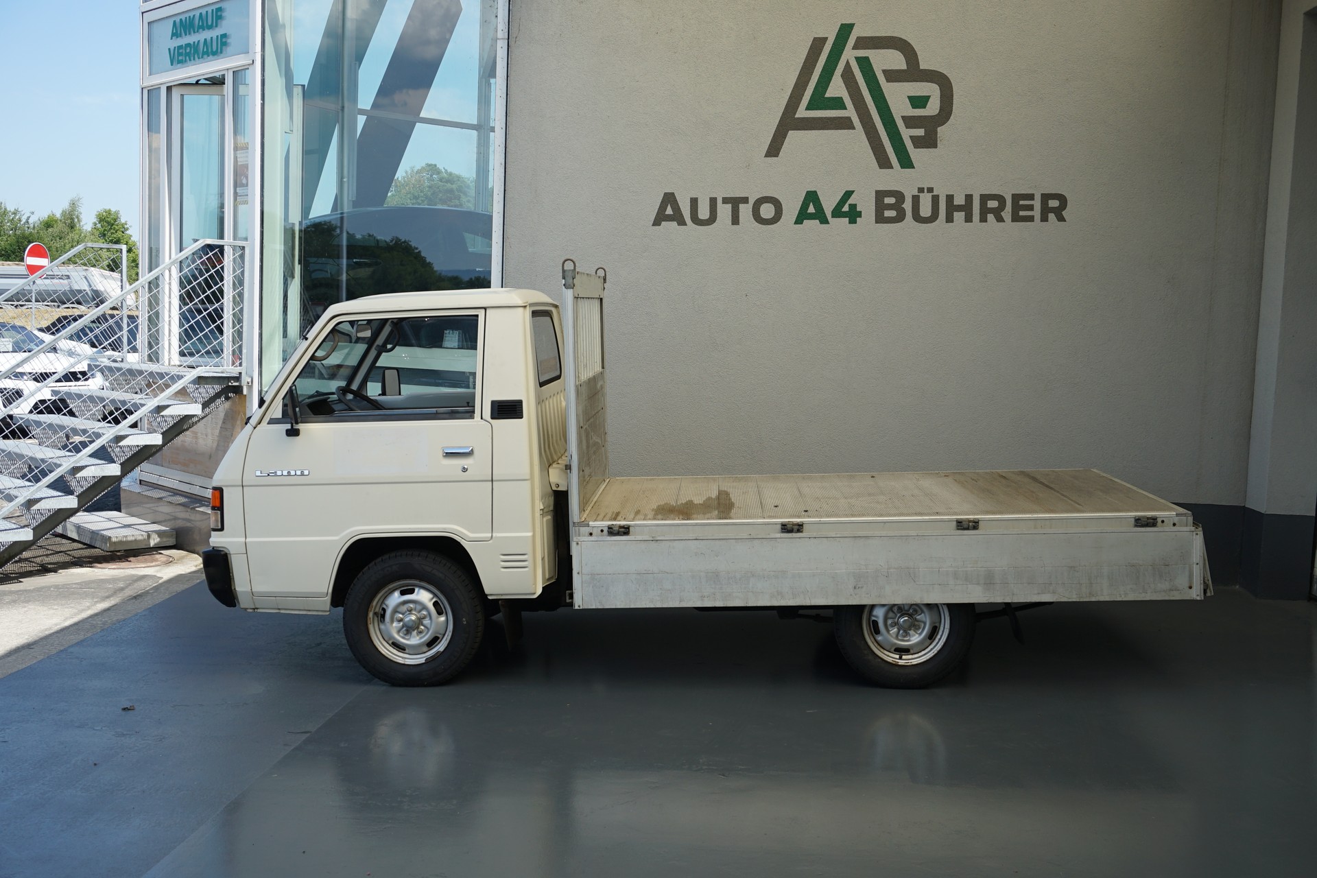 MITSUBISHI L 300 2.5D-image-1