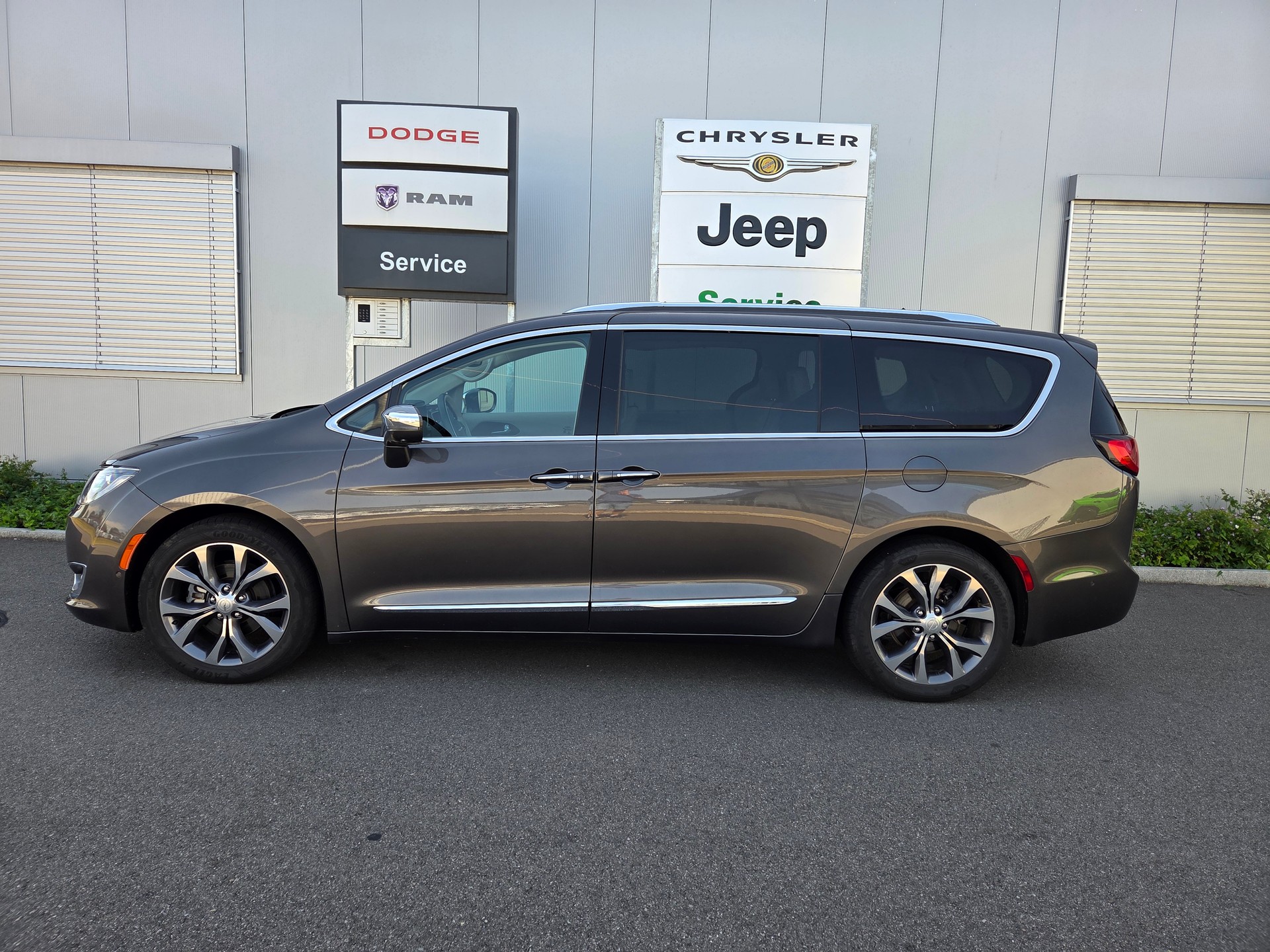 CHRYSLER Pacifica 3.6 V6 Limited S / 7-Plätzer / AHK 1632kg-image-0