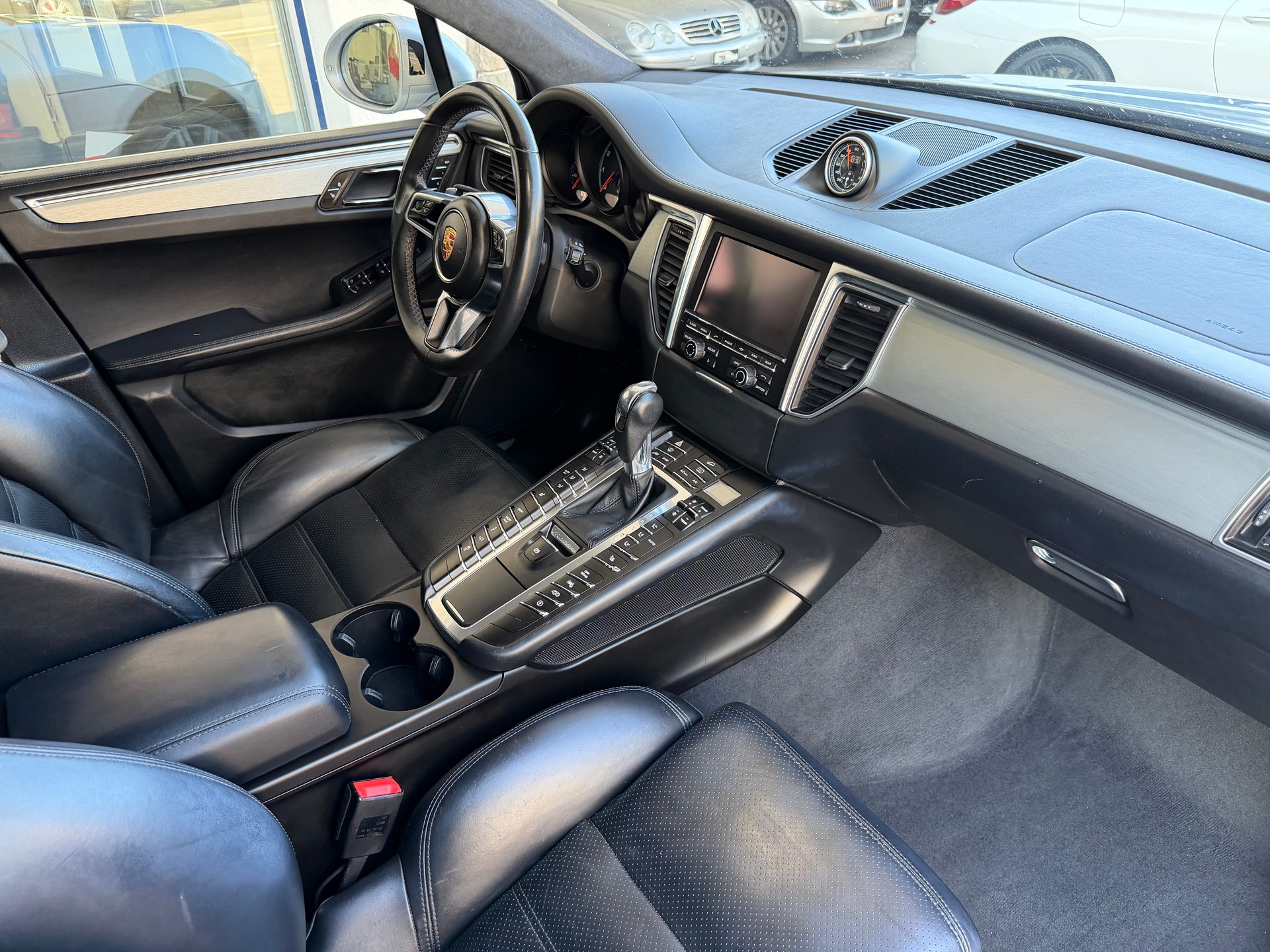 PORSCHE Macan Turbo PDK-image-9