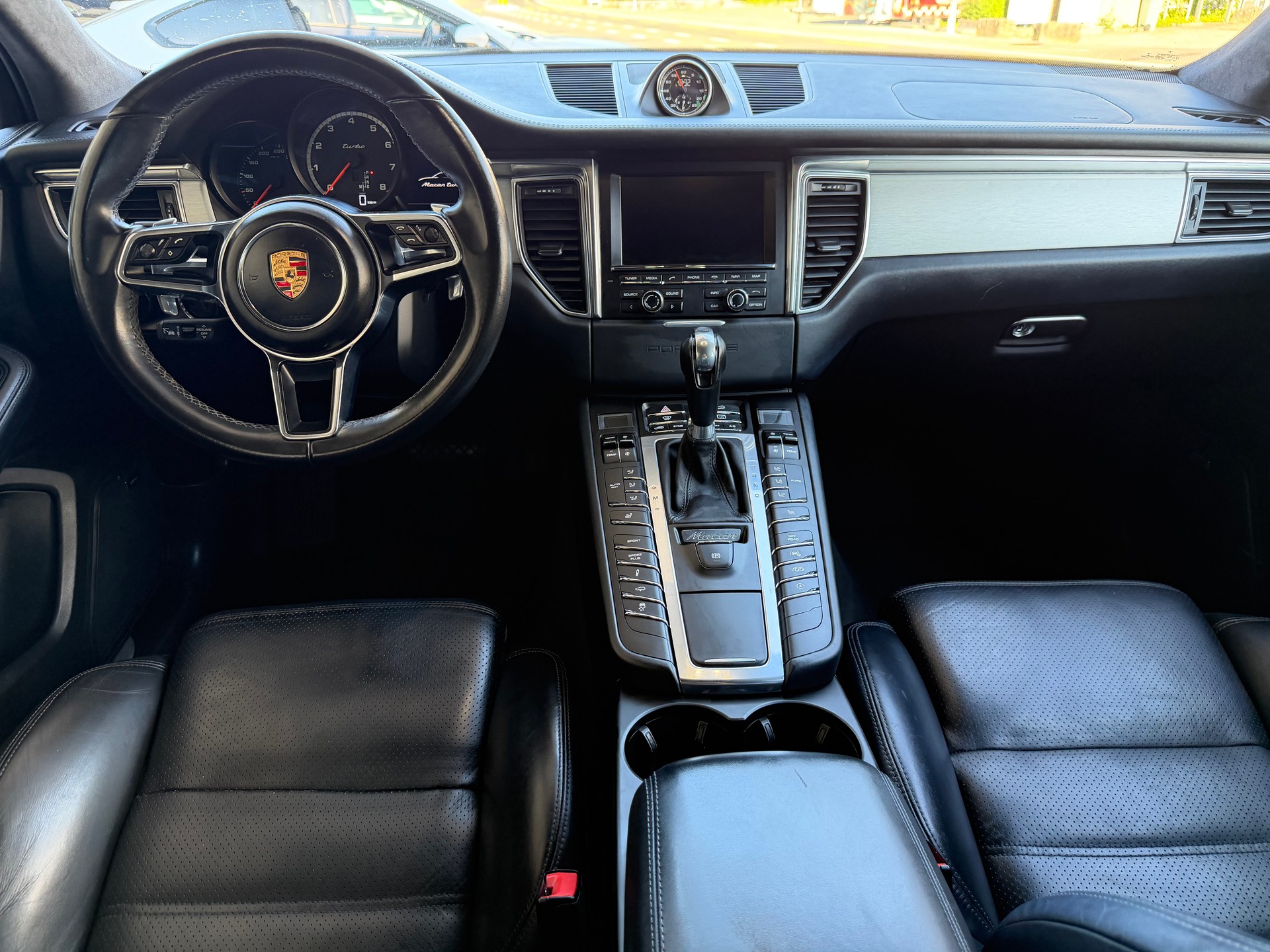 PORSCHE Macan Turbo PDK-image-6