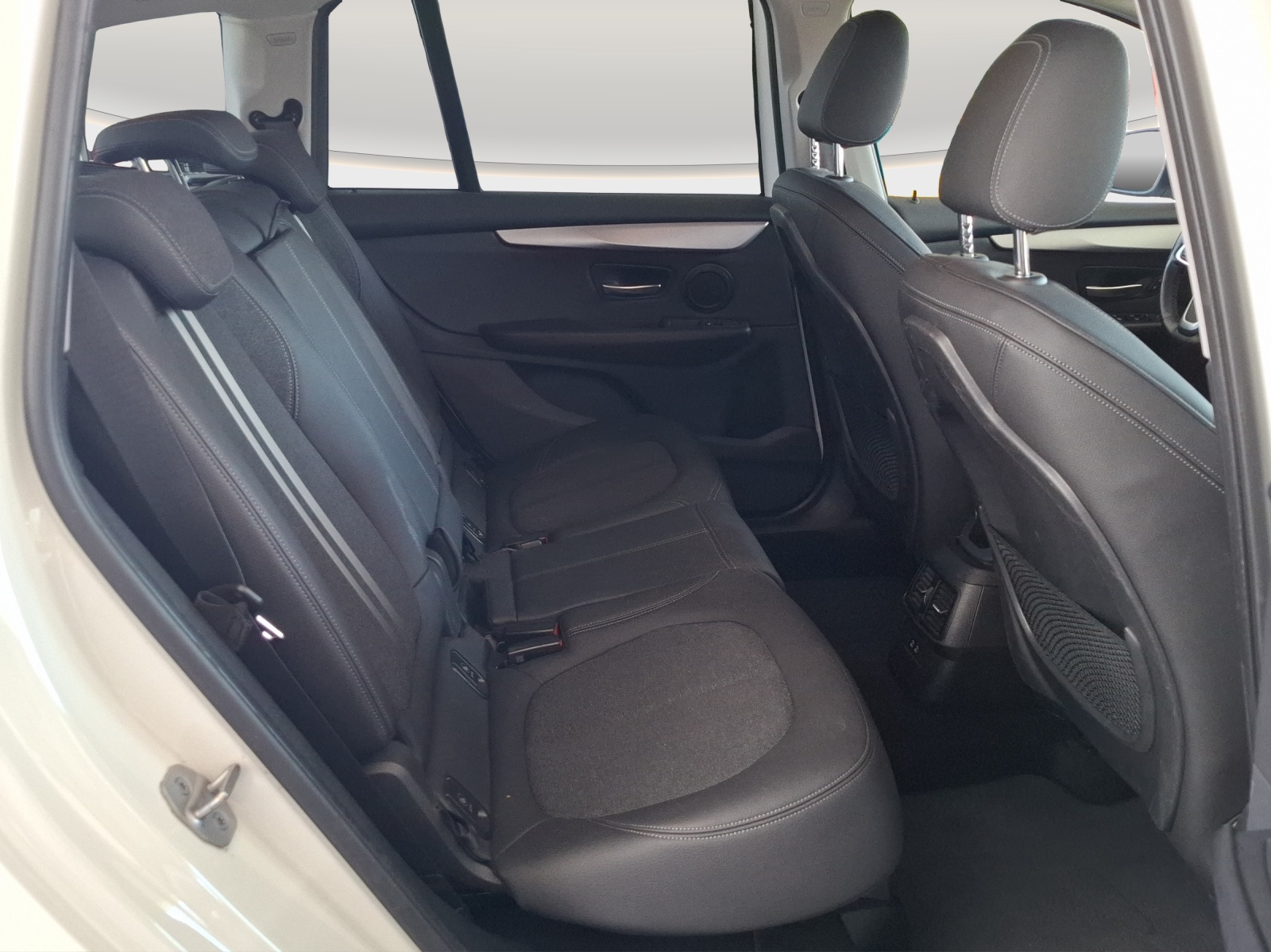 BMW 220d xDrive Gran Tourer Steptronic-image-9