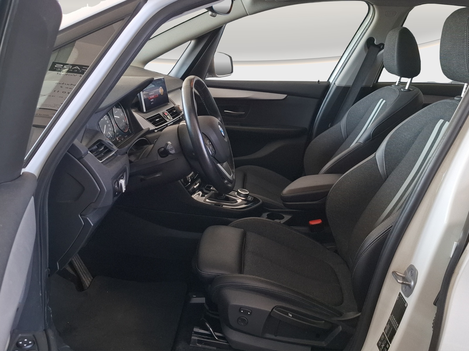 BMW 220d xDrive Gran Tourer Steptronic-image-8