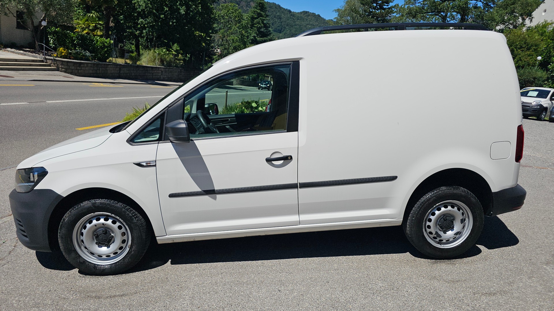 VW CADDY-image-1